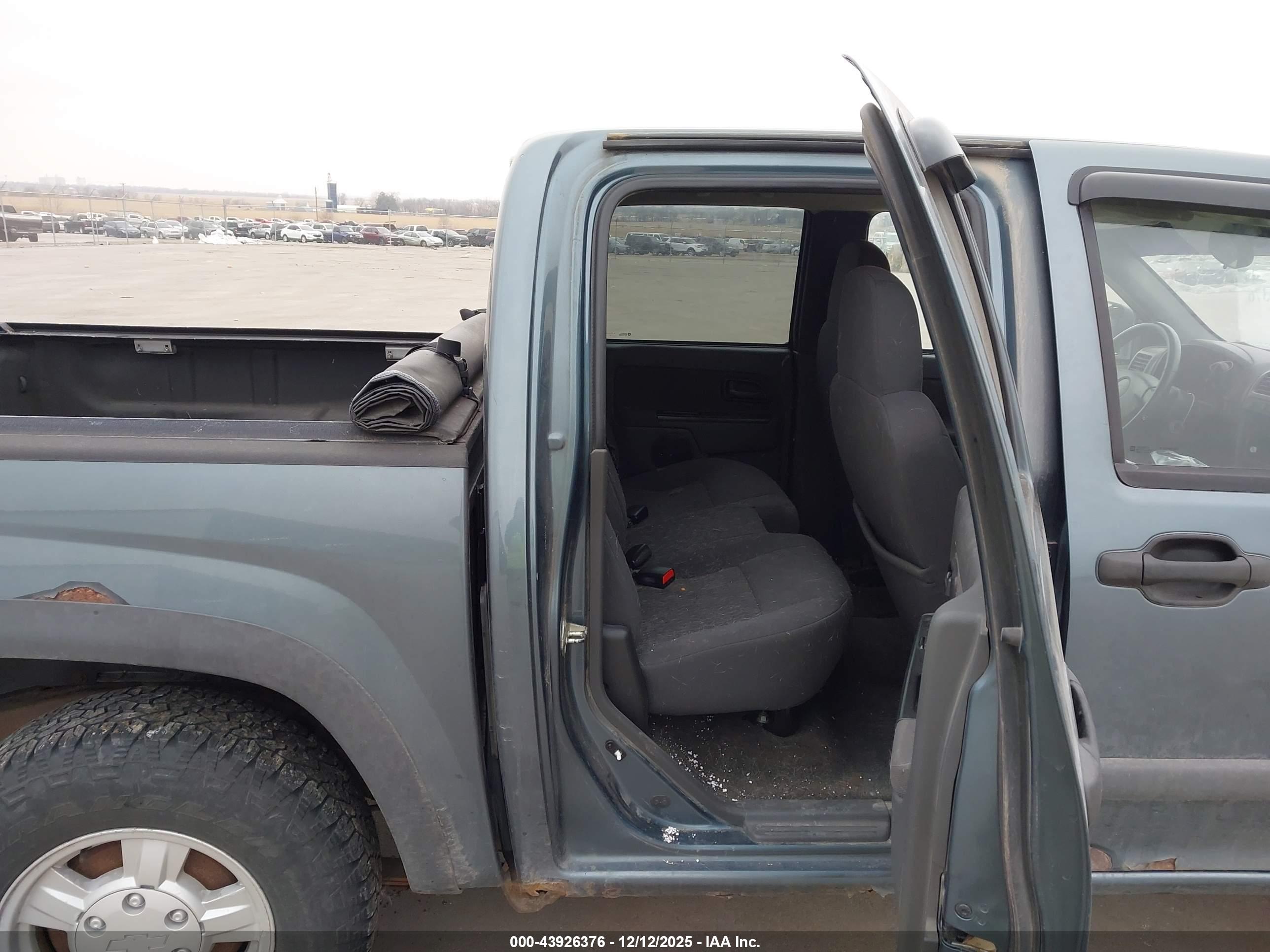 CHEVROLET COLORADO image 8