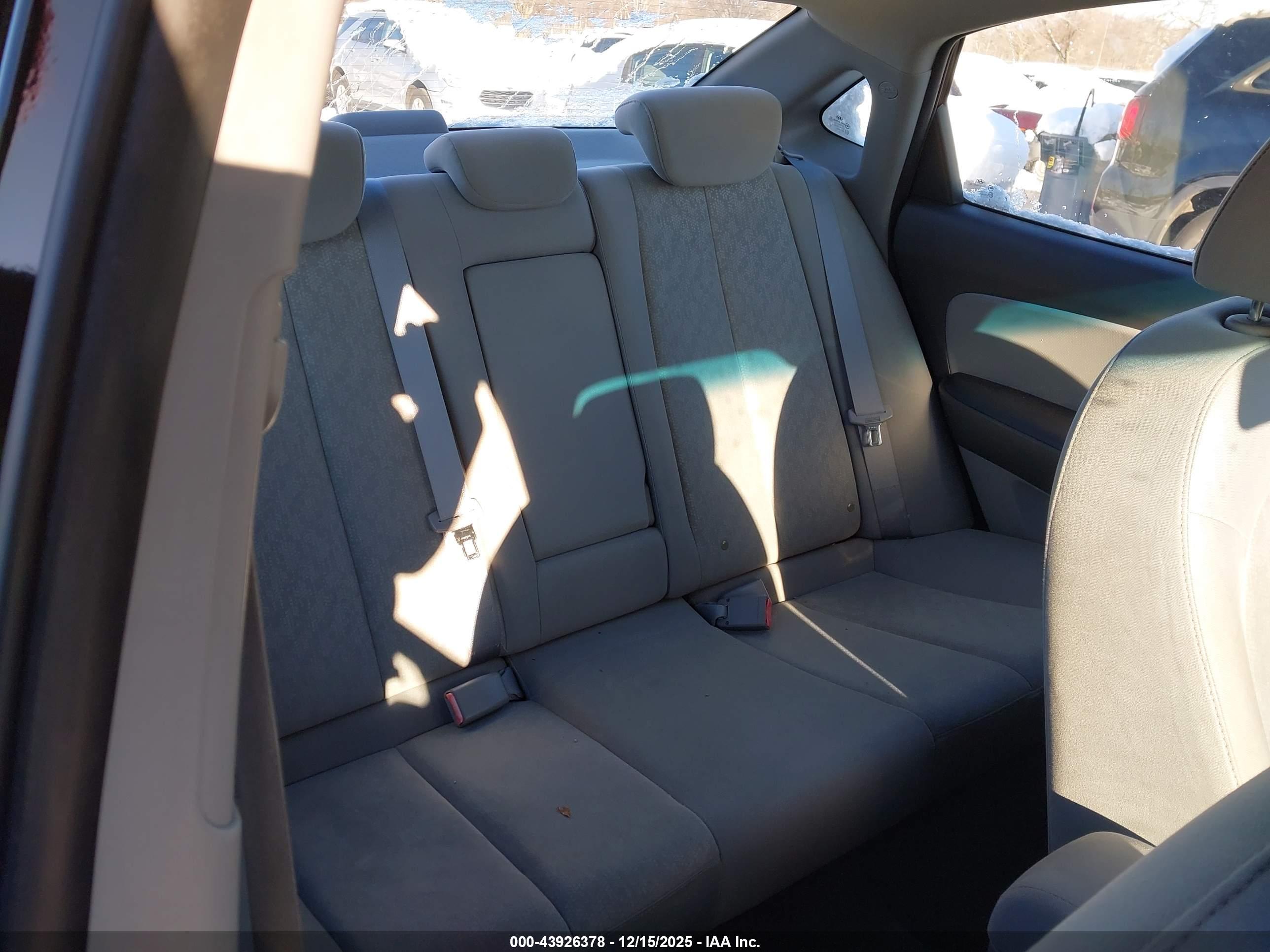 HYUNDAI ELANTRA image 8