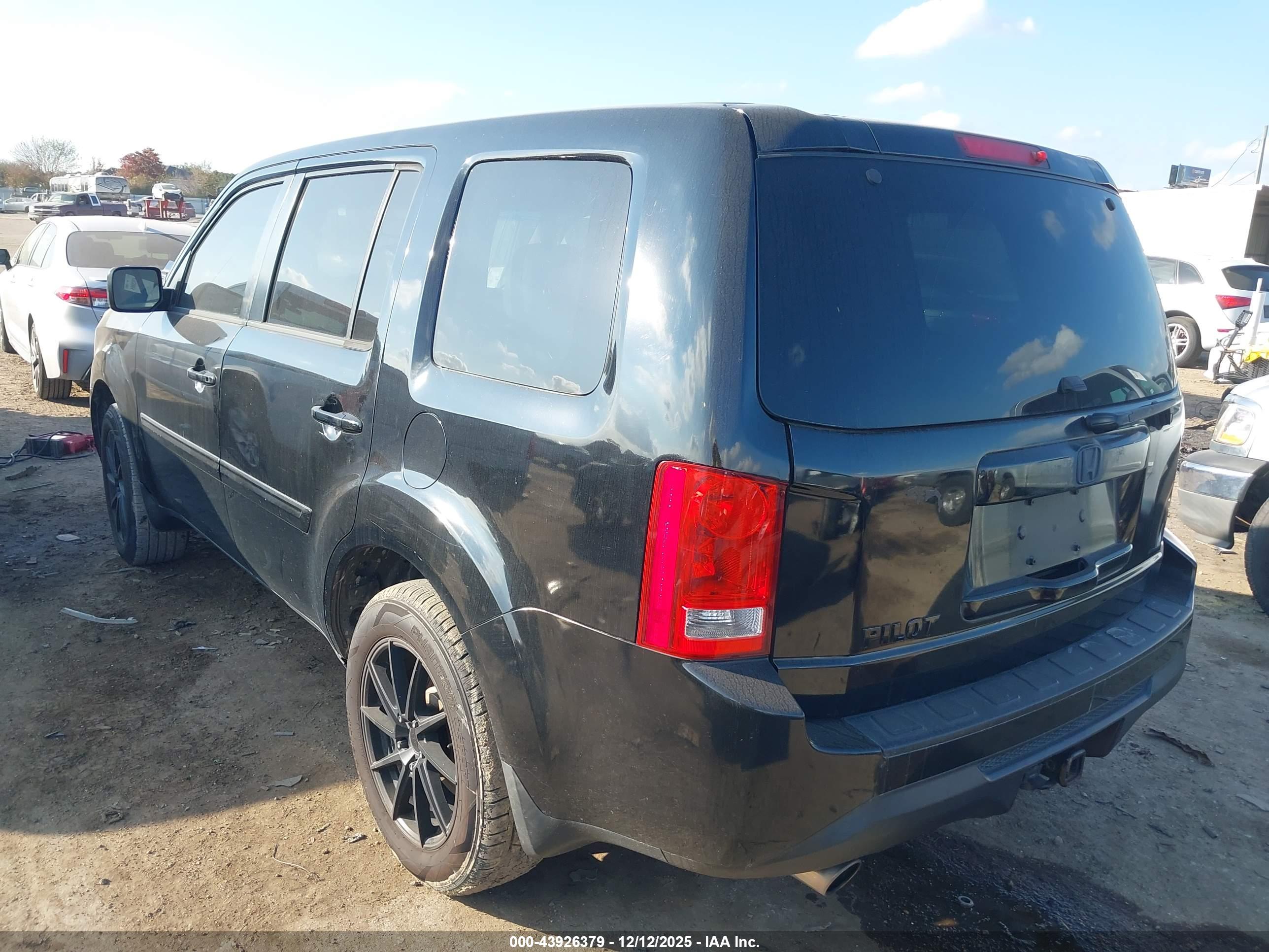 HONDA PILOT image 3