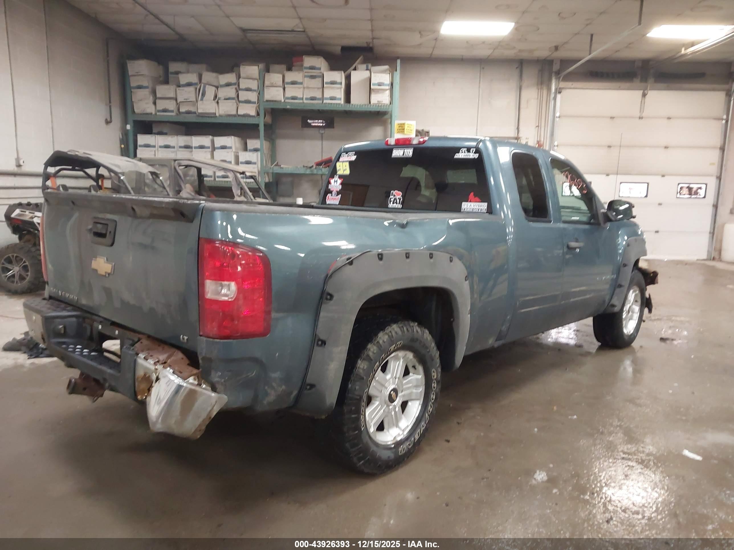CHEVROLET SILVERADO image 4