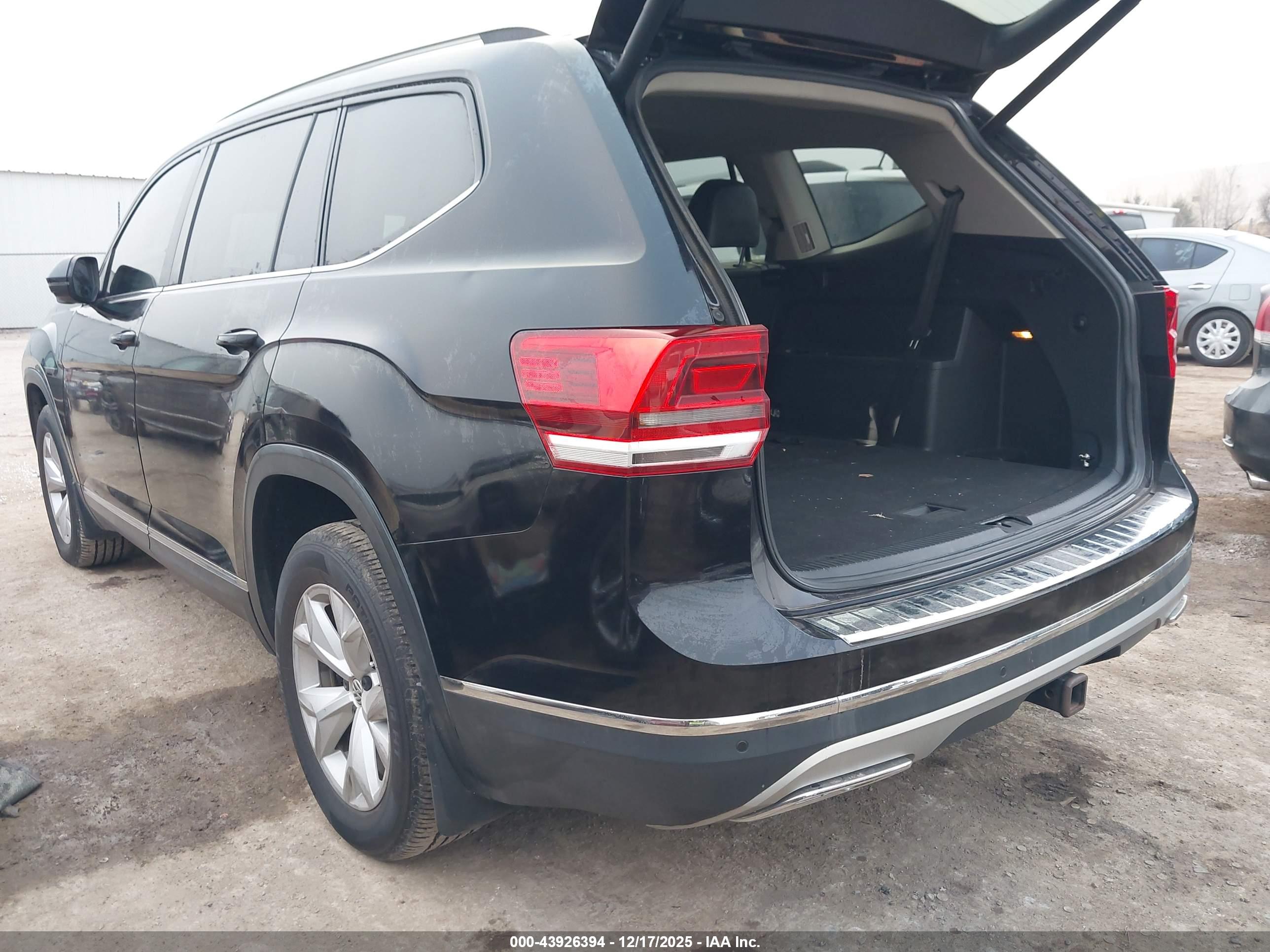 VOLKSWAGEN ATLAS image 3