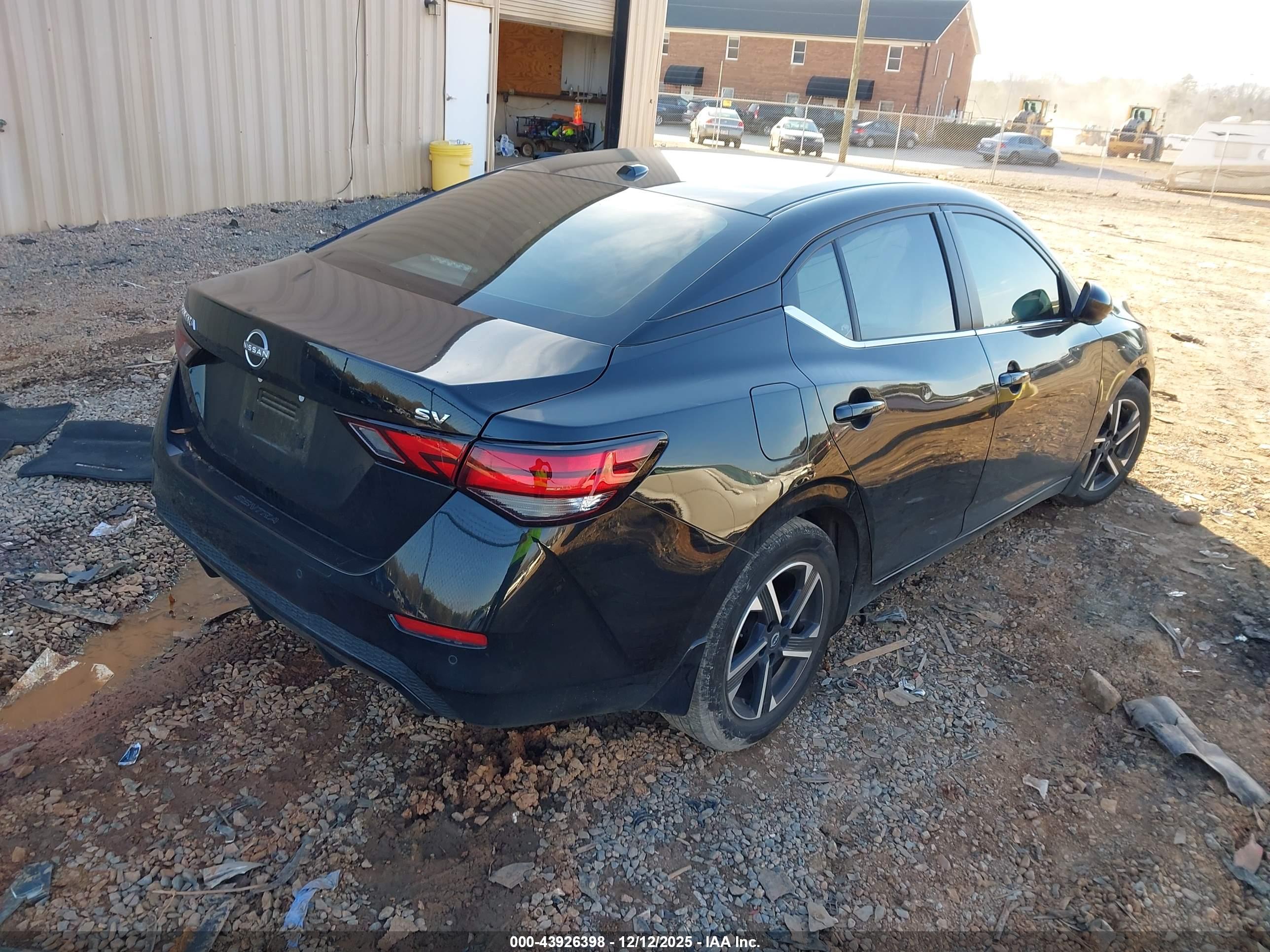 NISSAN SENTRA image 4