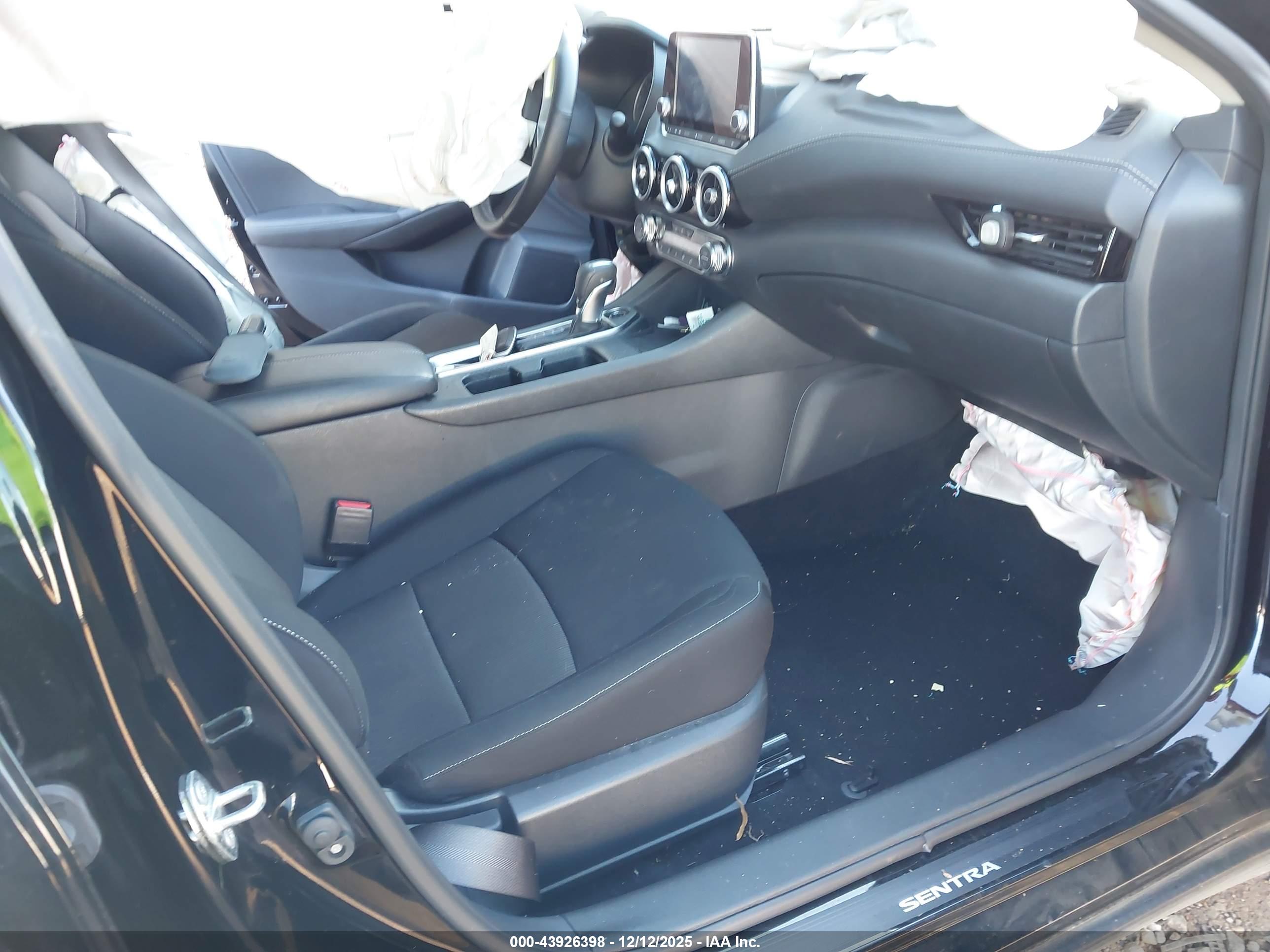 NISSAN SENTRA image 5