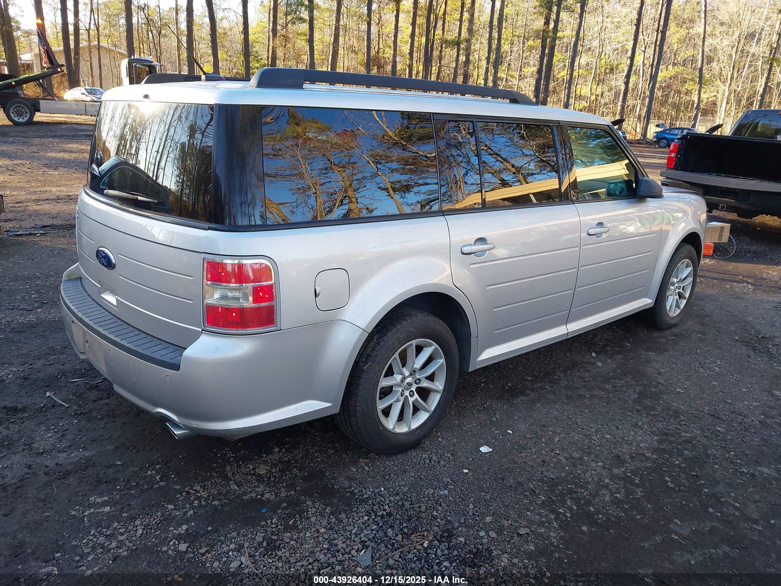 FORD FLEX image 4