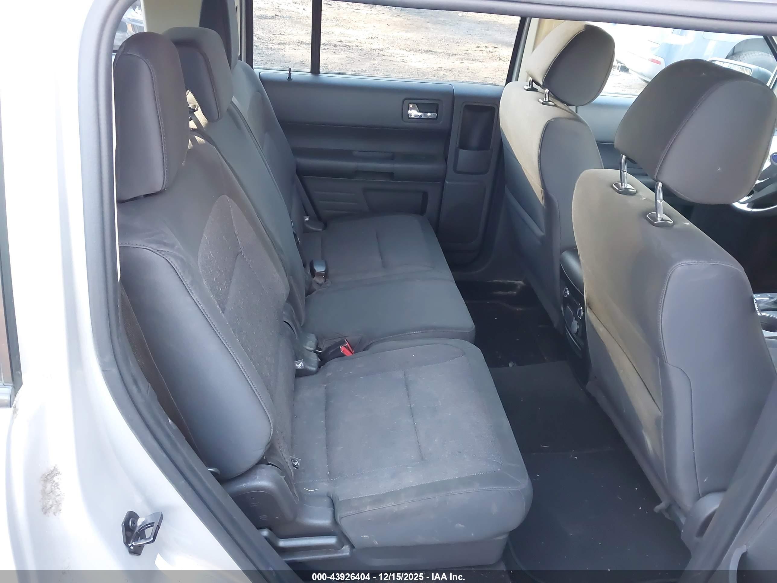 FORD FLEX image 8