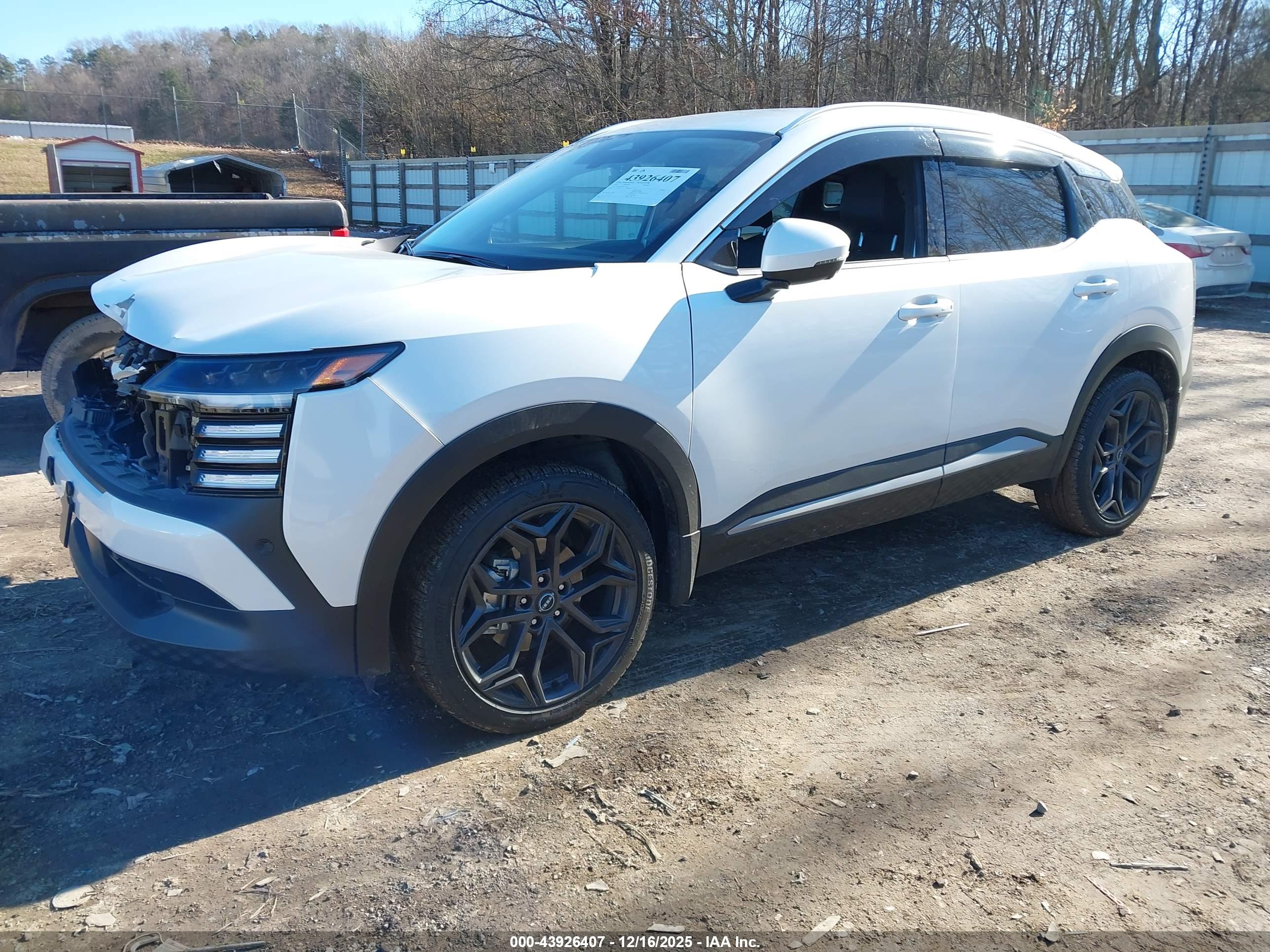 NISSAN KICKS image 2