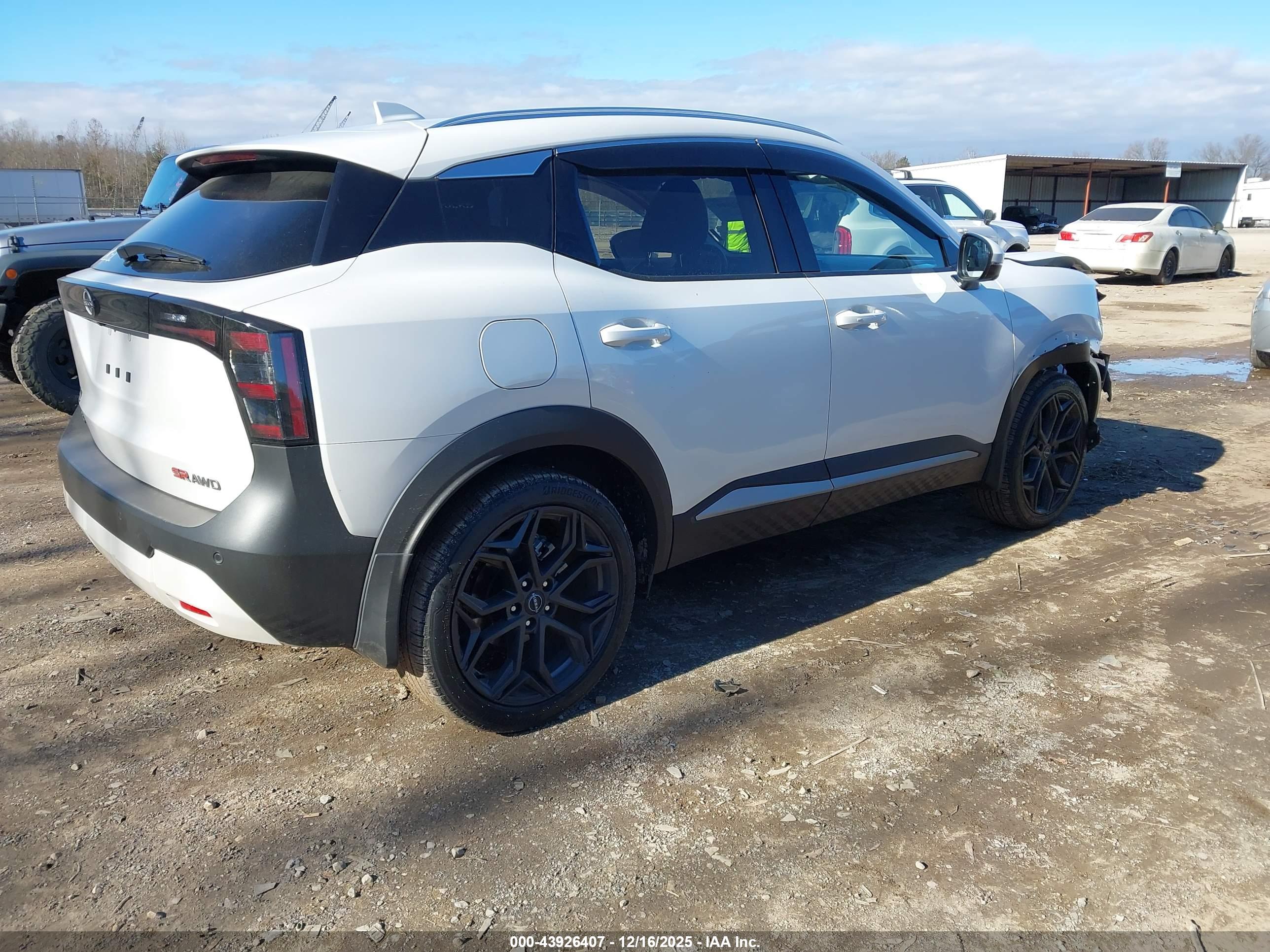 NISSAN KICKS image 4
