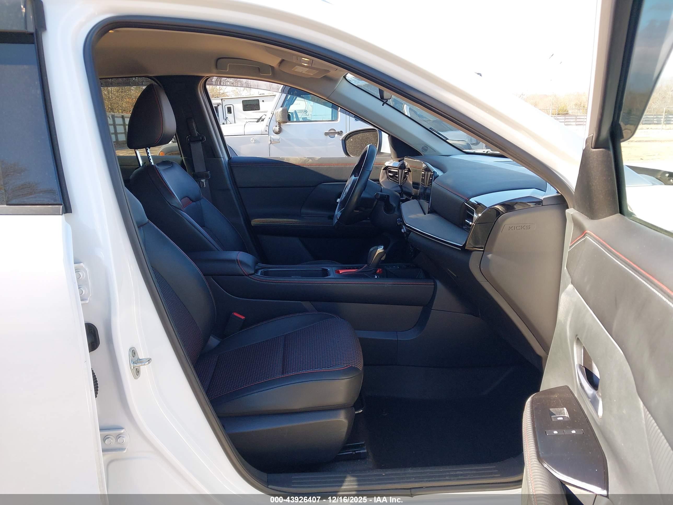 NISSAN KICKS image 5