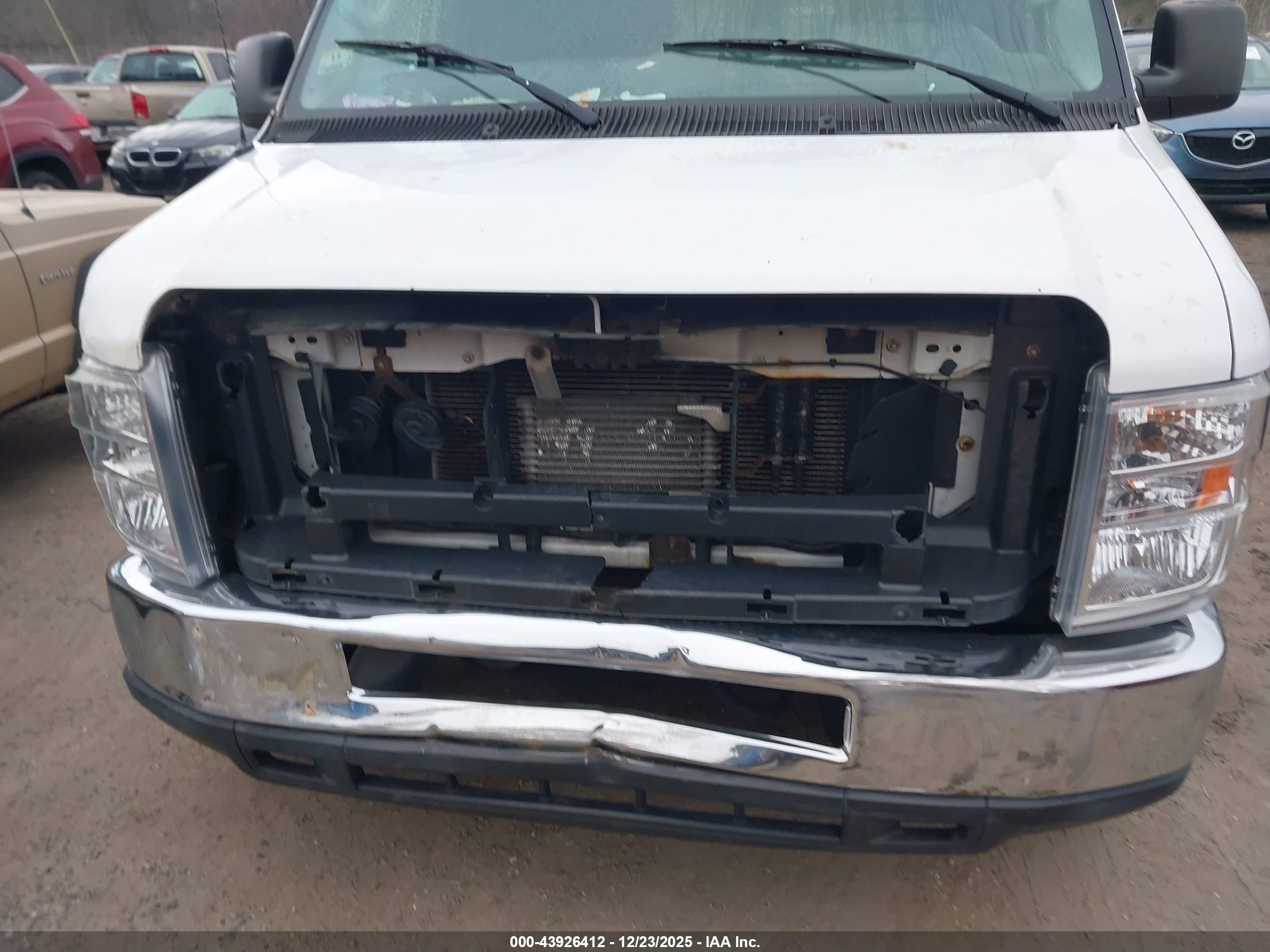 FORD E-350 image 10