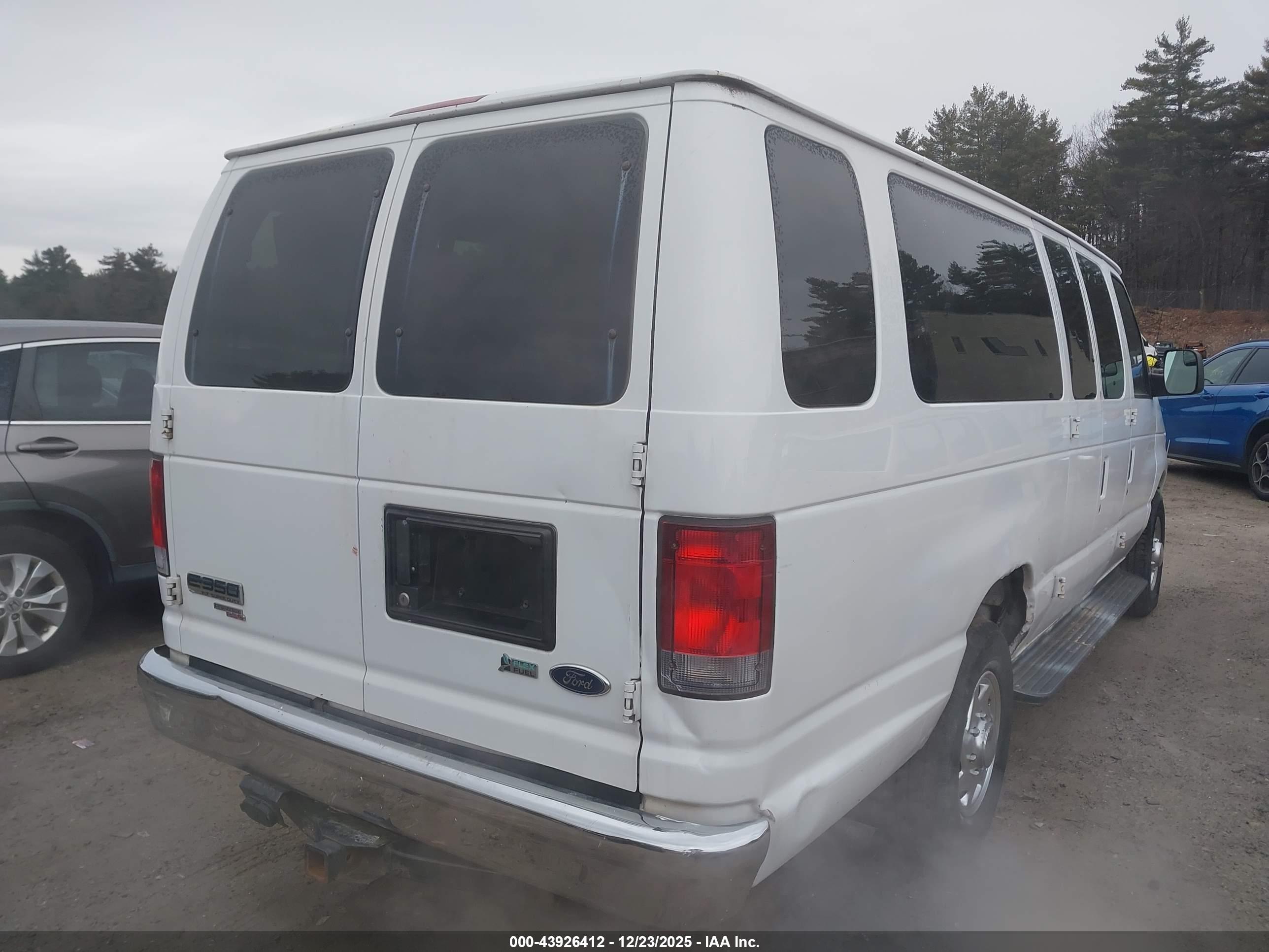 FORD E-350 image 4