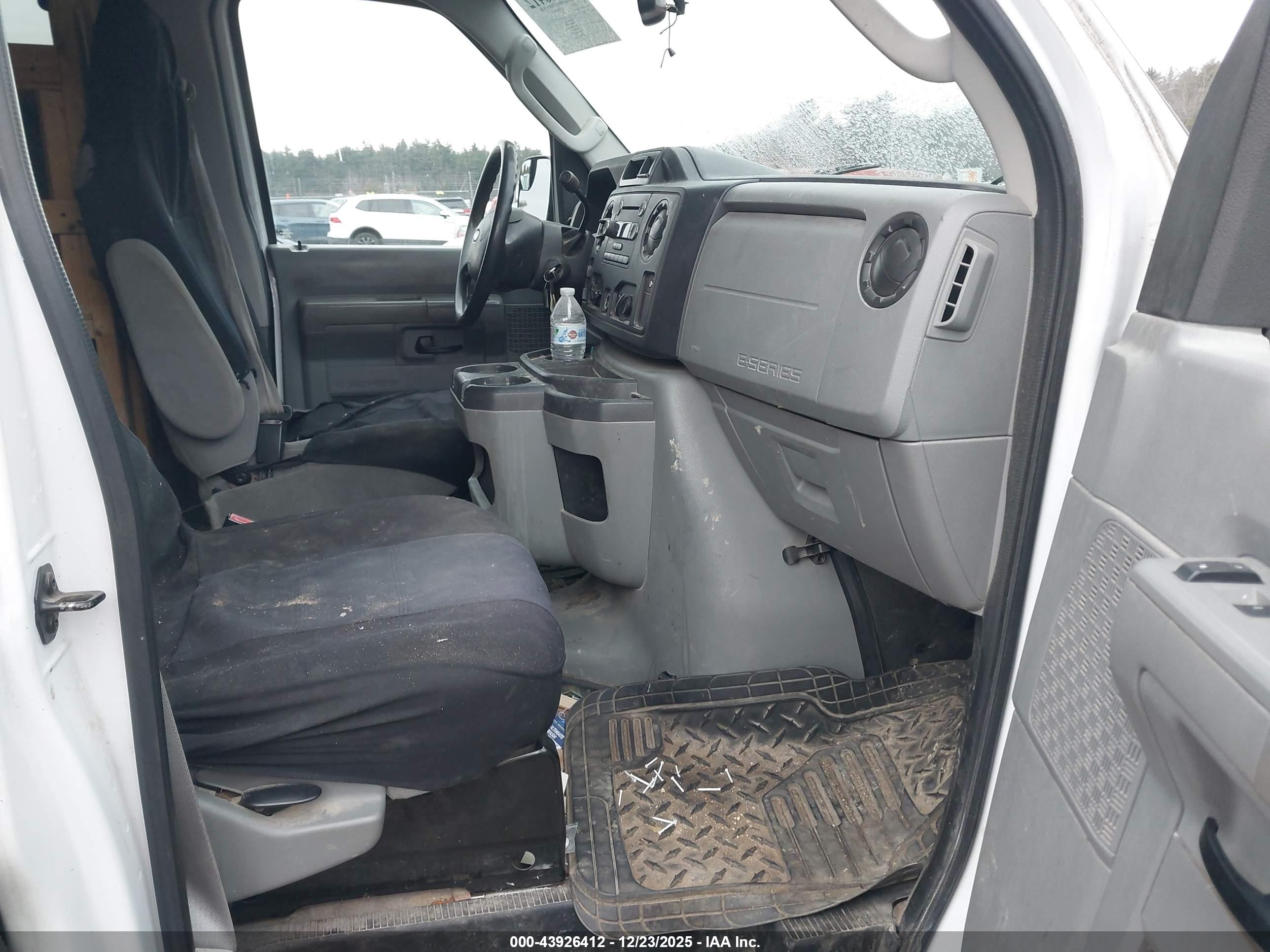 FORD E-350 image 5