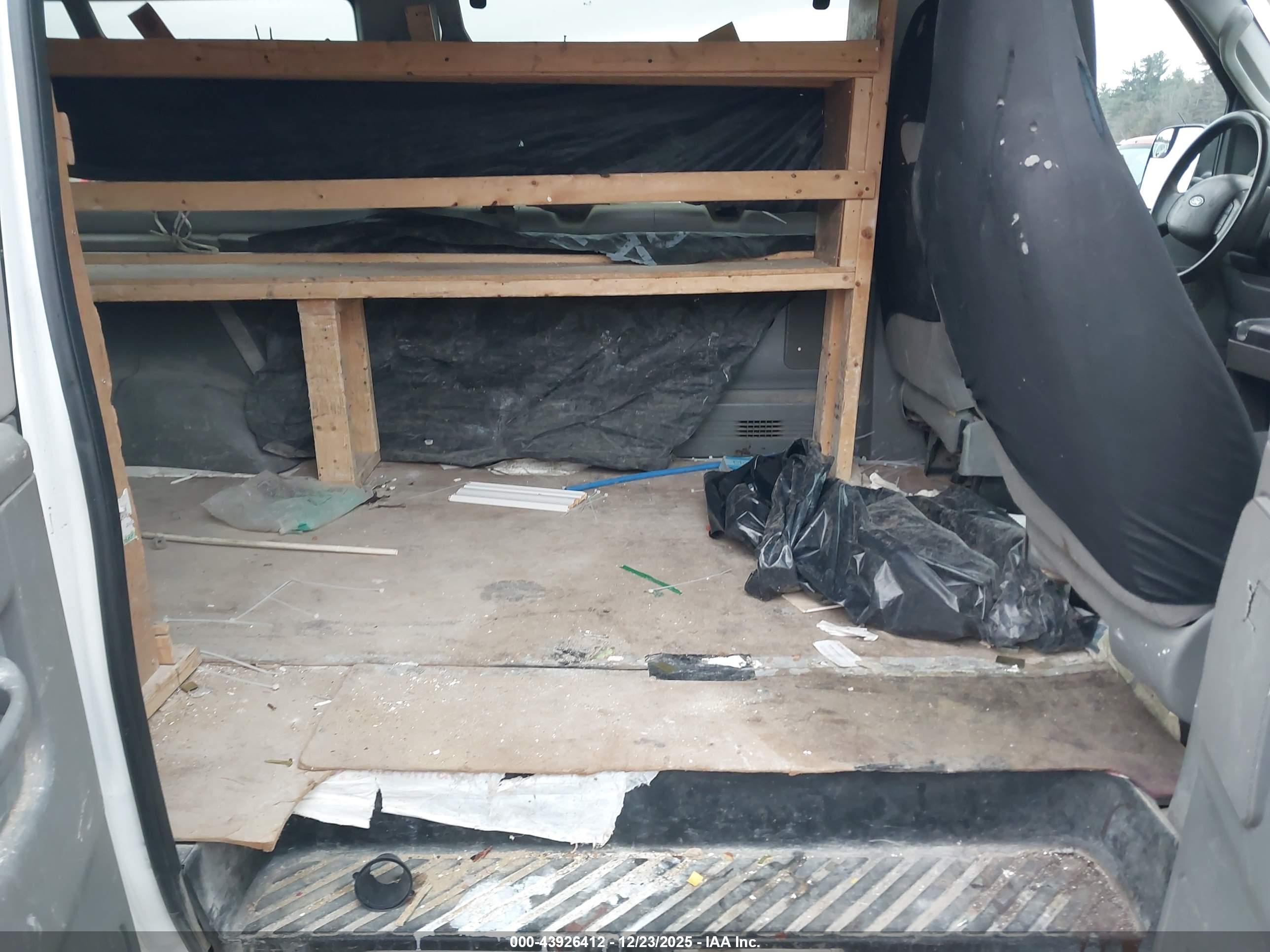 FORD E-350 image 8
