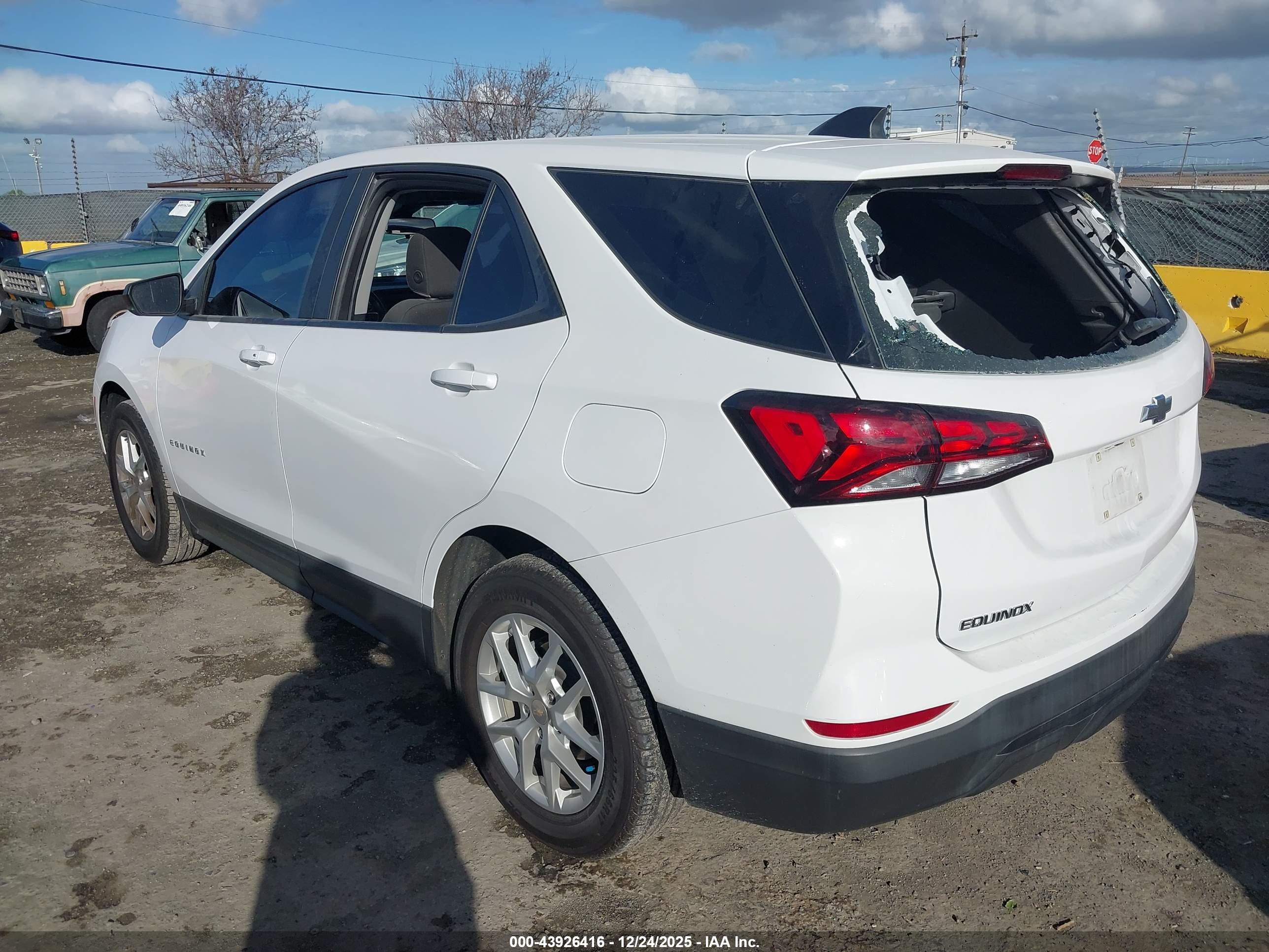 CHEVROLET EQUINOX image 3