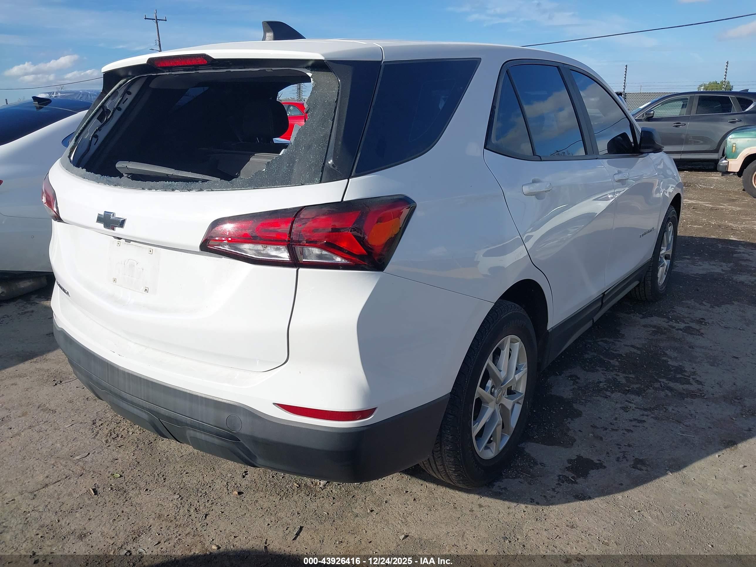 CHEVROLET EQUINOX image 4