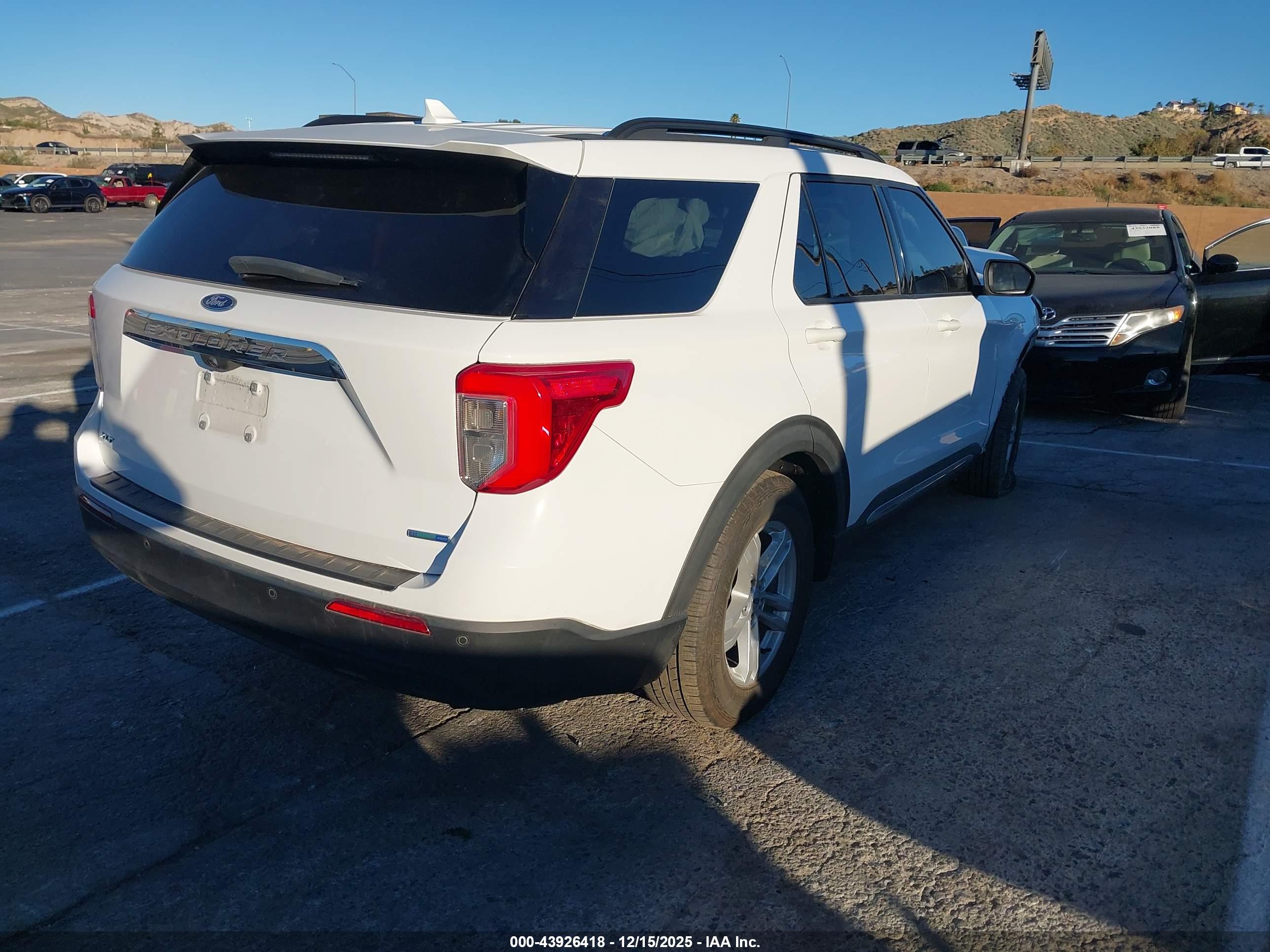 FORD EXPLORER image 4