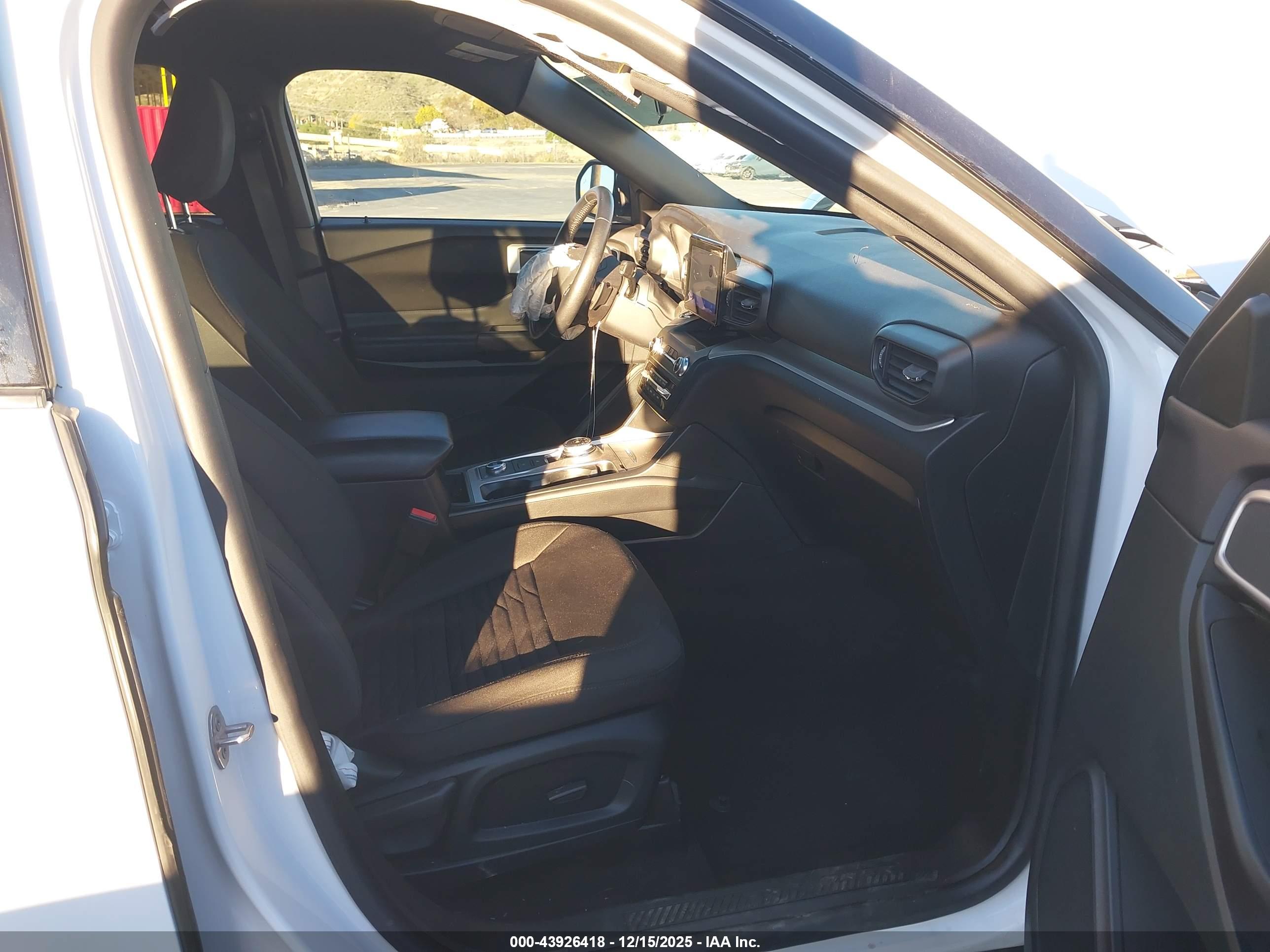 FORD EXPLORER image 5