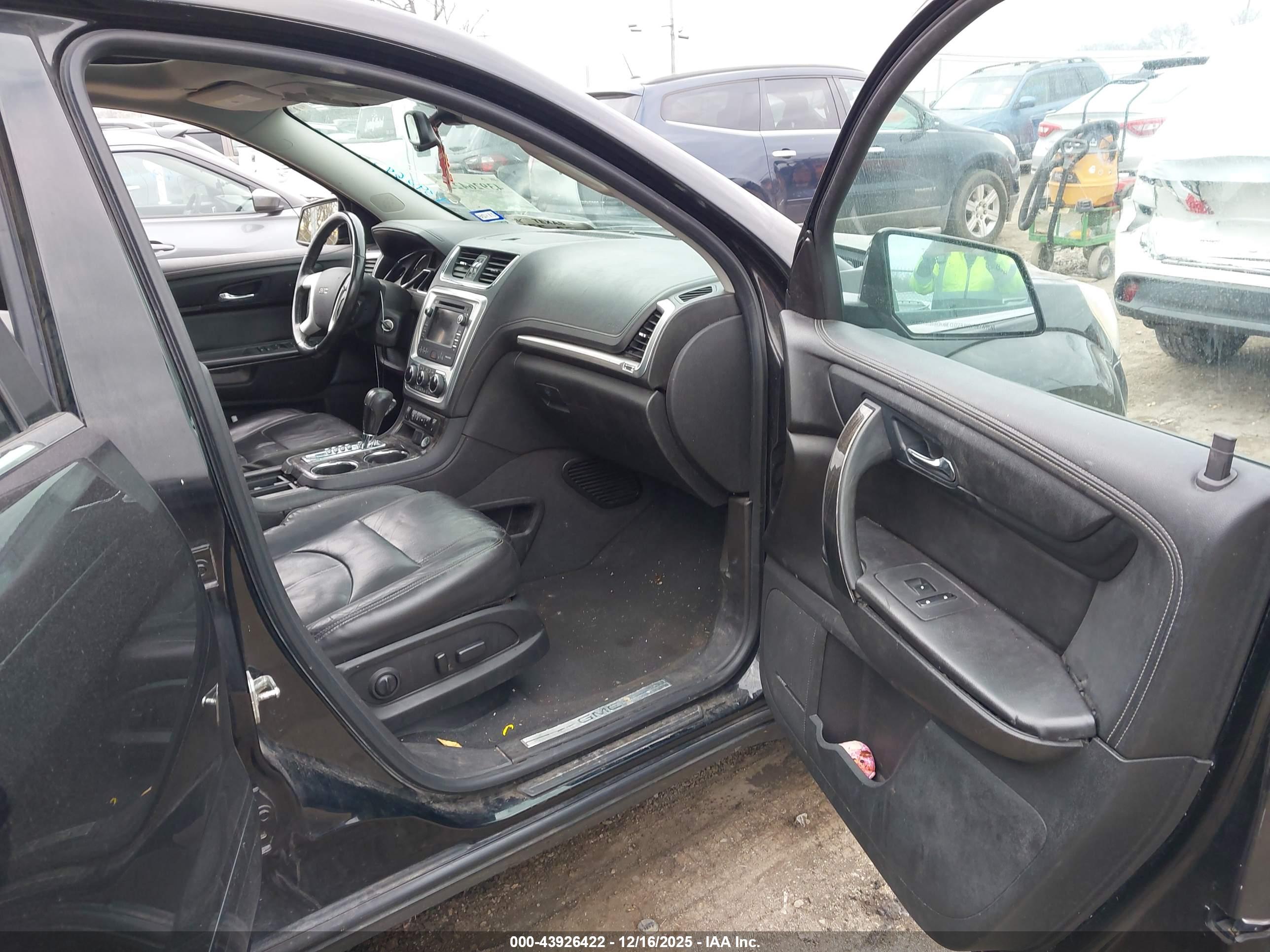 GMC ACADIA image 5