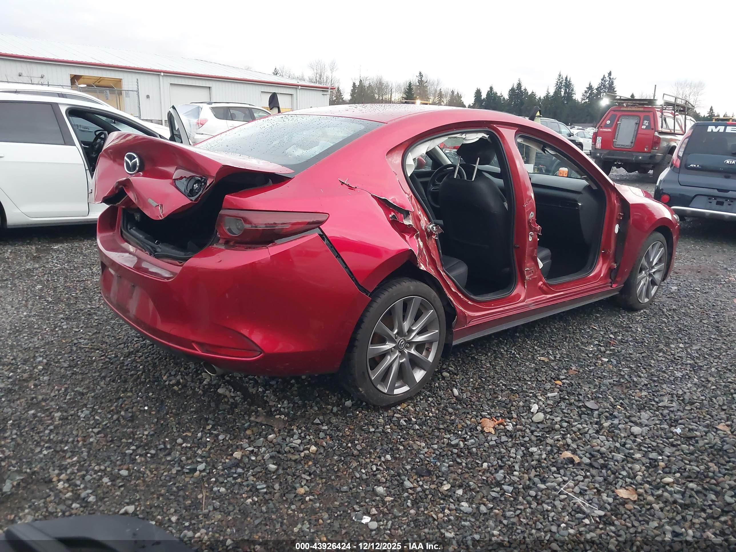 MAZDA MAZDA3 image 4
