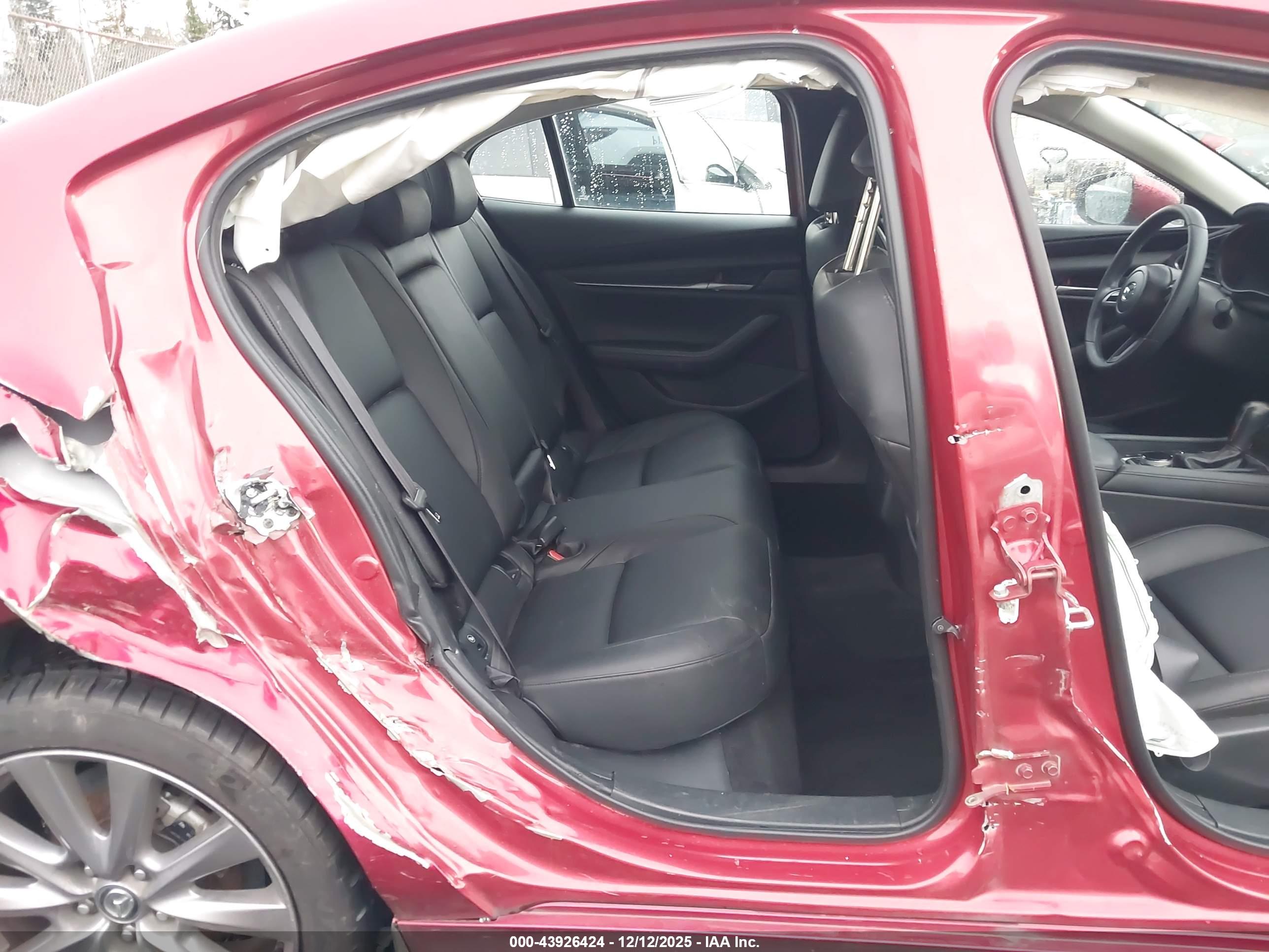 MAZDA MAZDA3 image 8