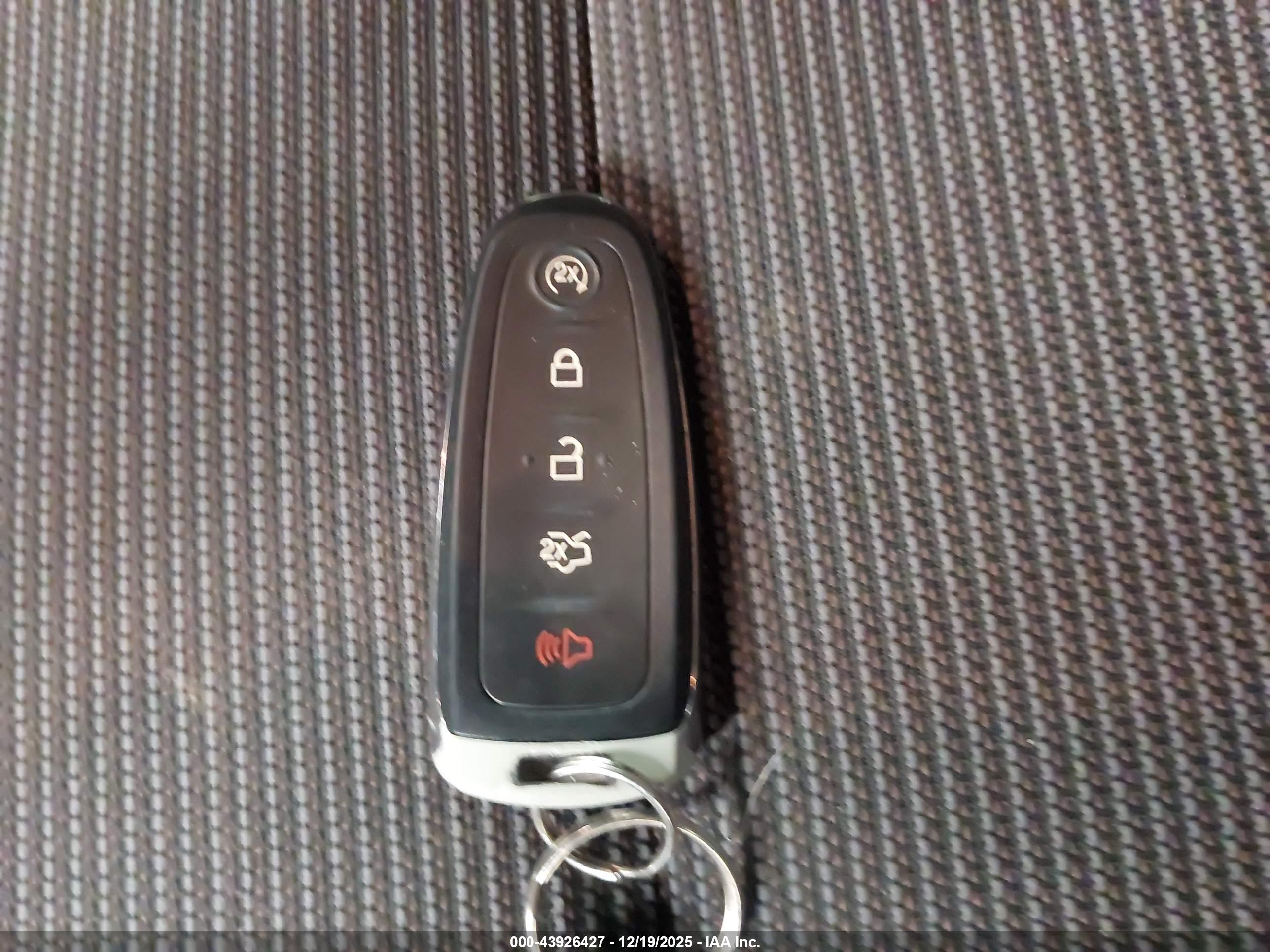 FORD TAURUS image 11