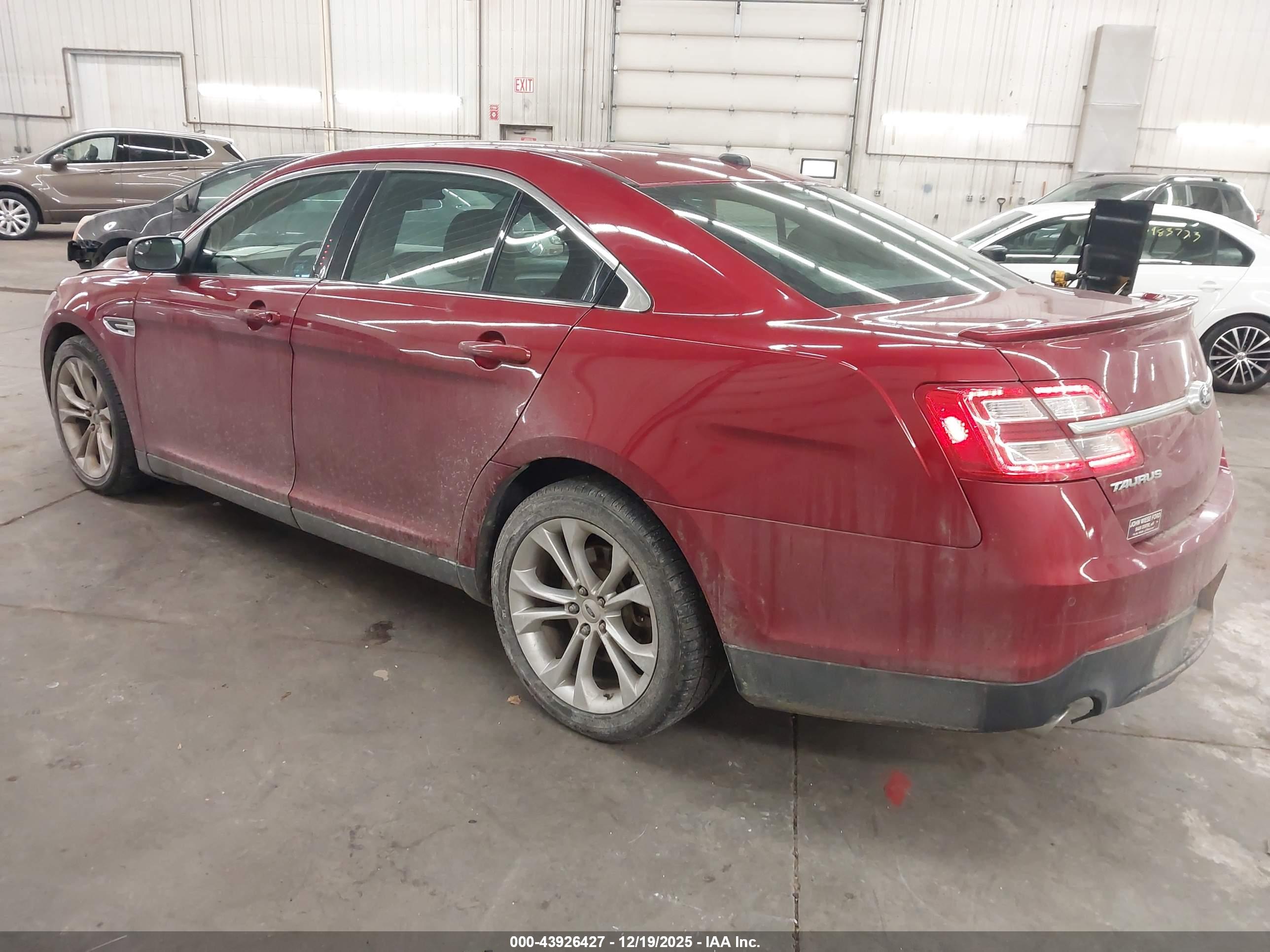 FORD TAURUS image 3