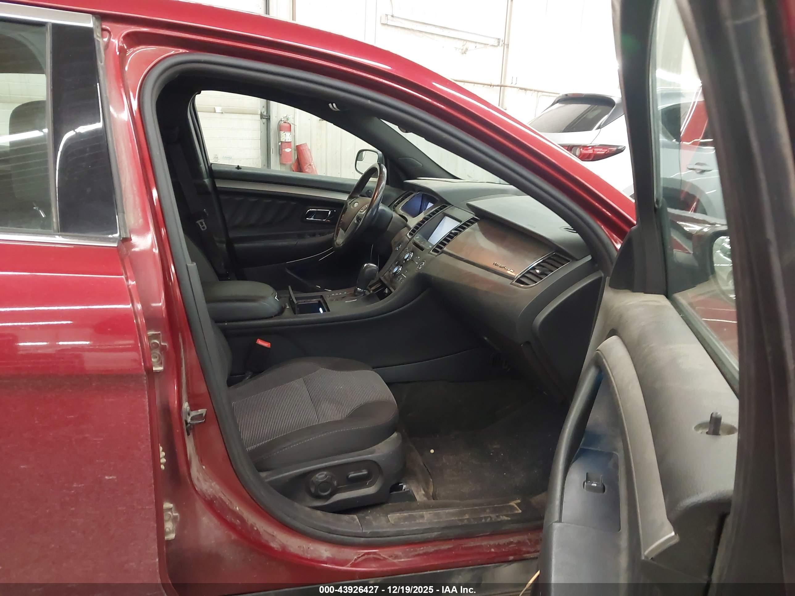 FORD TAURUS image 5