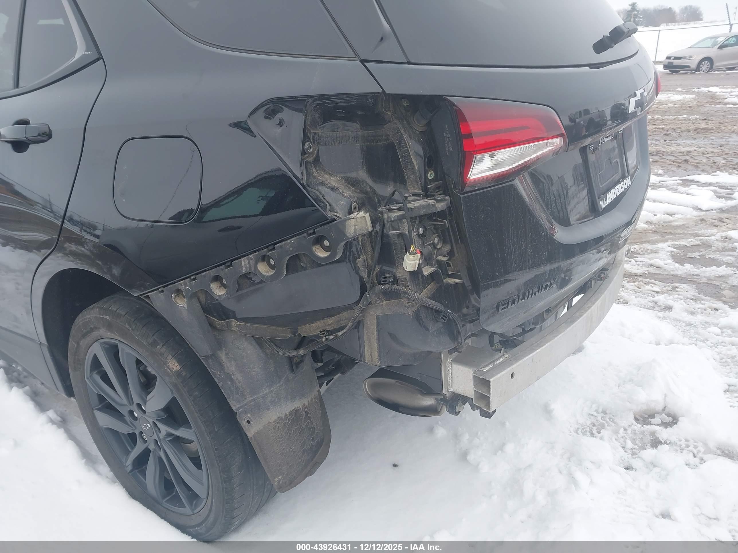 CHEVROLET EQUINOX image 6