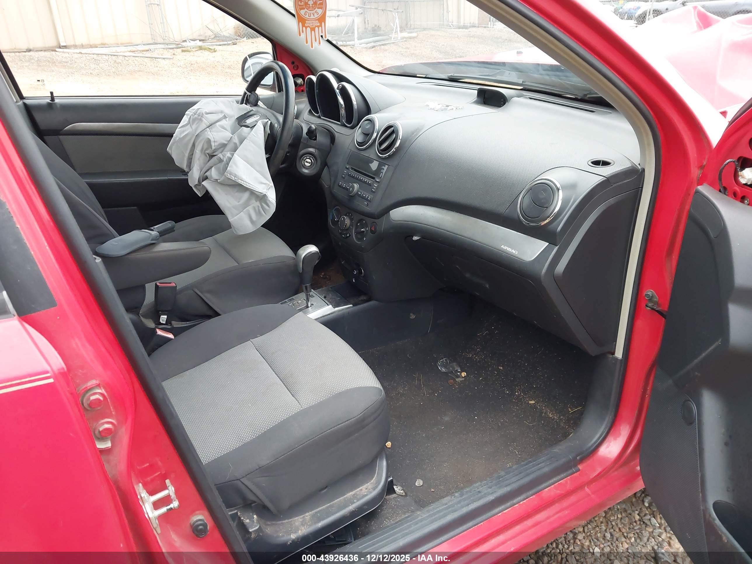 PONTIAC G3 image 5