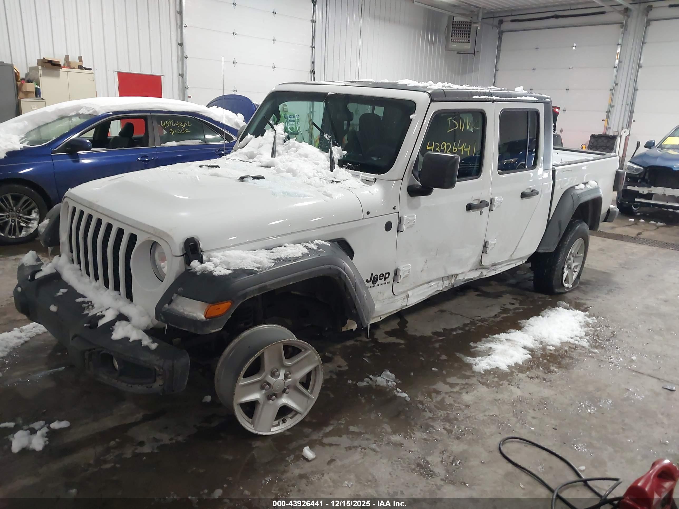 JEEP GLADIATOR image 2