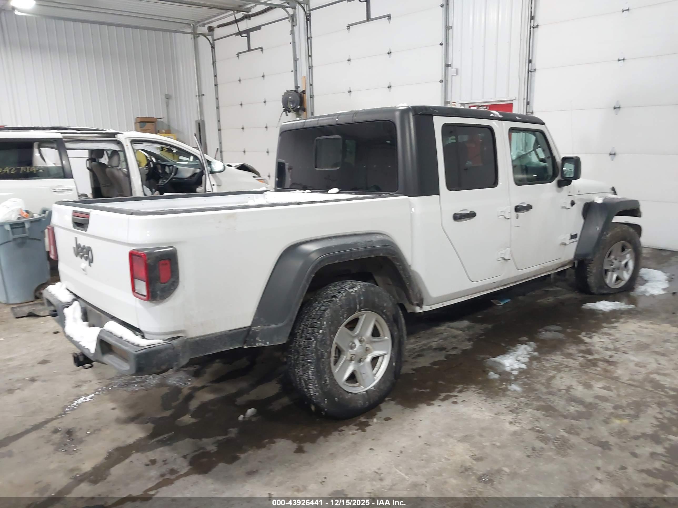JEEP GLADIATOR image 4