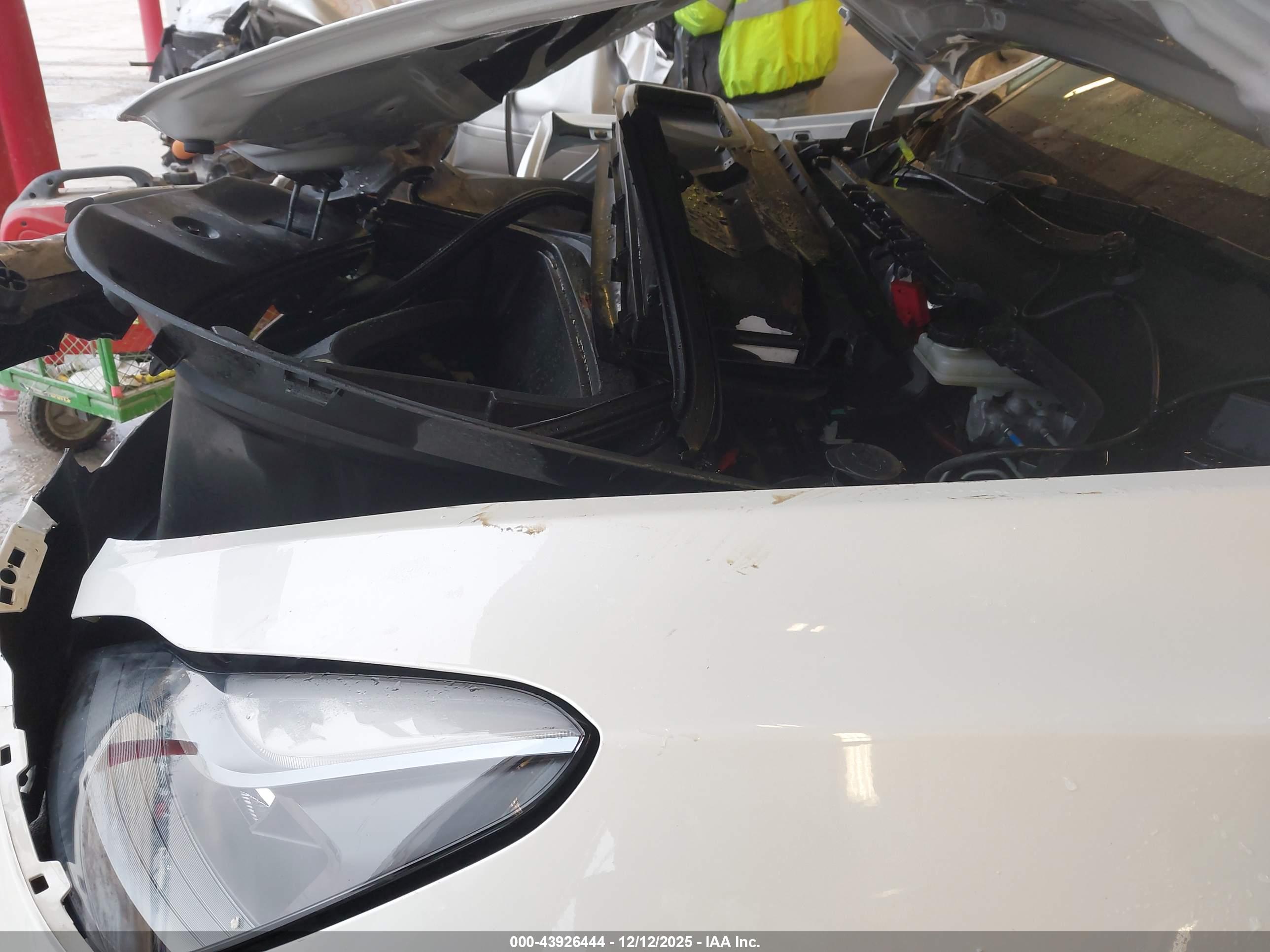 TESLA MODEL image 10