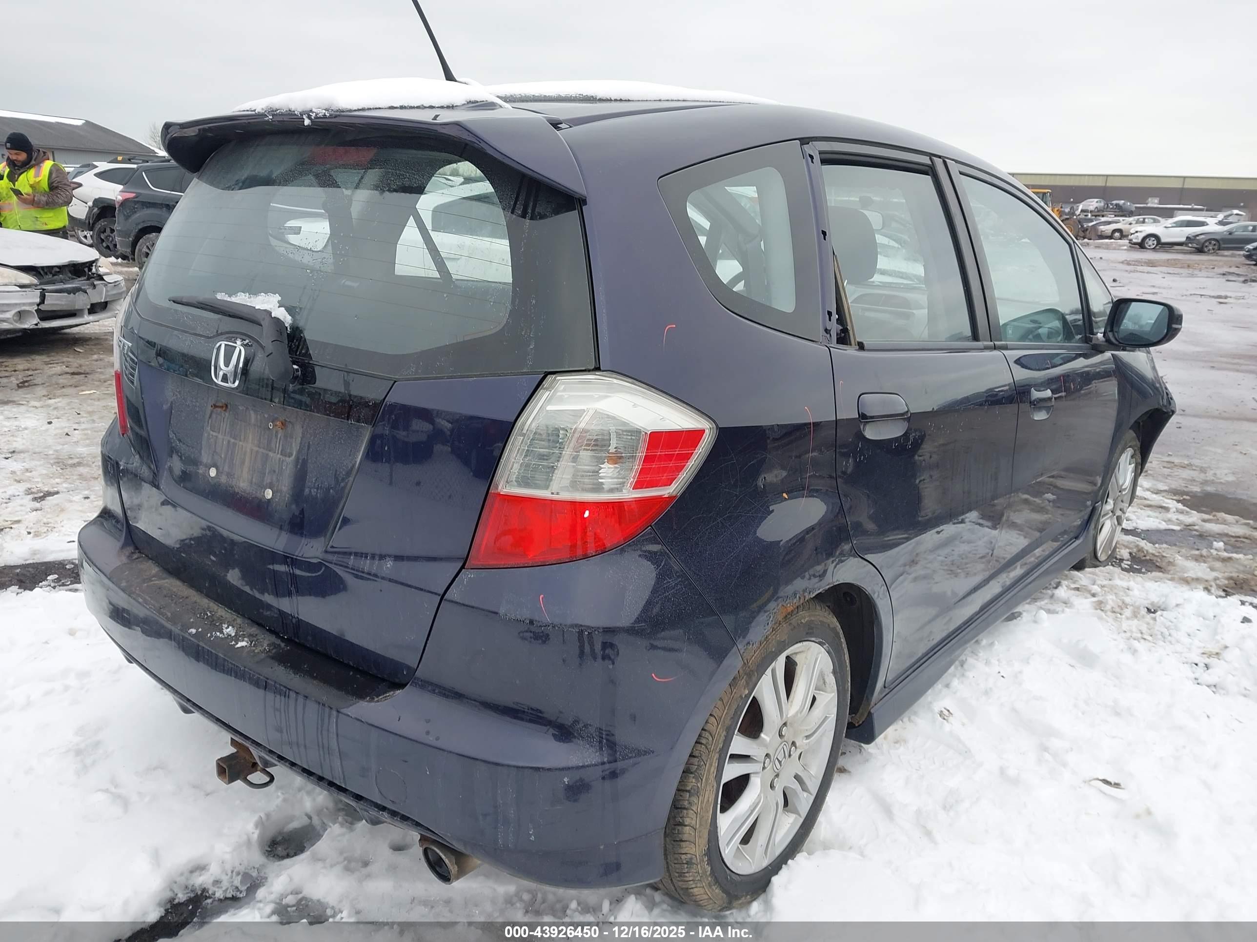 HONDA FIT image 4