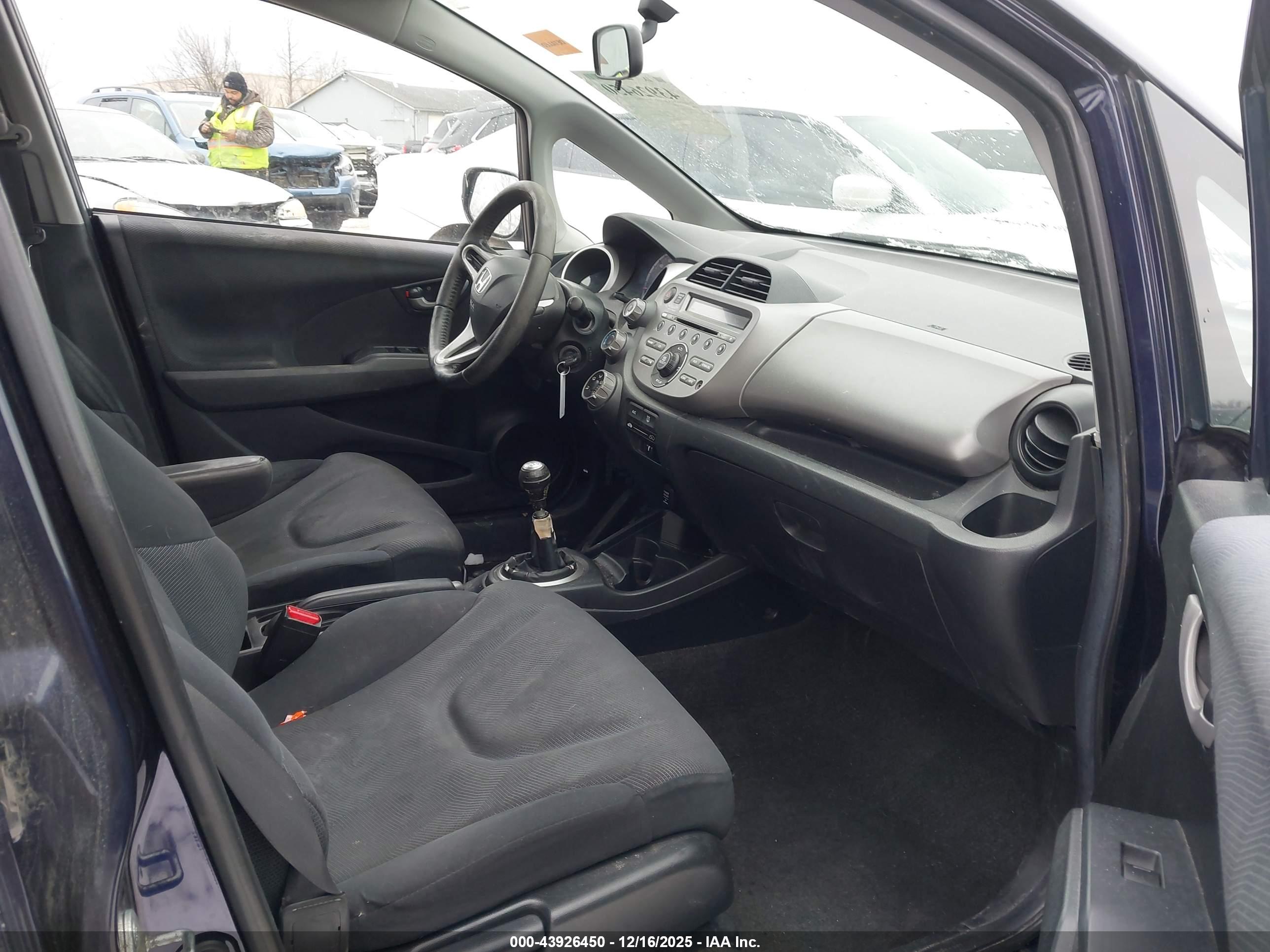 HONDA FIT image 5