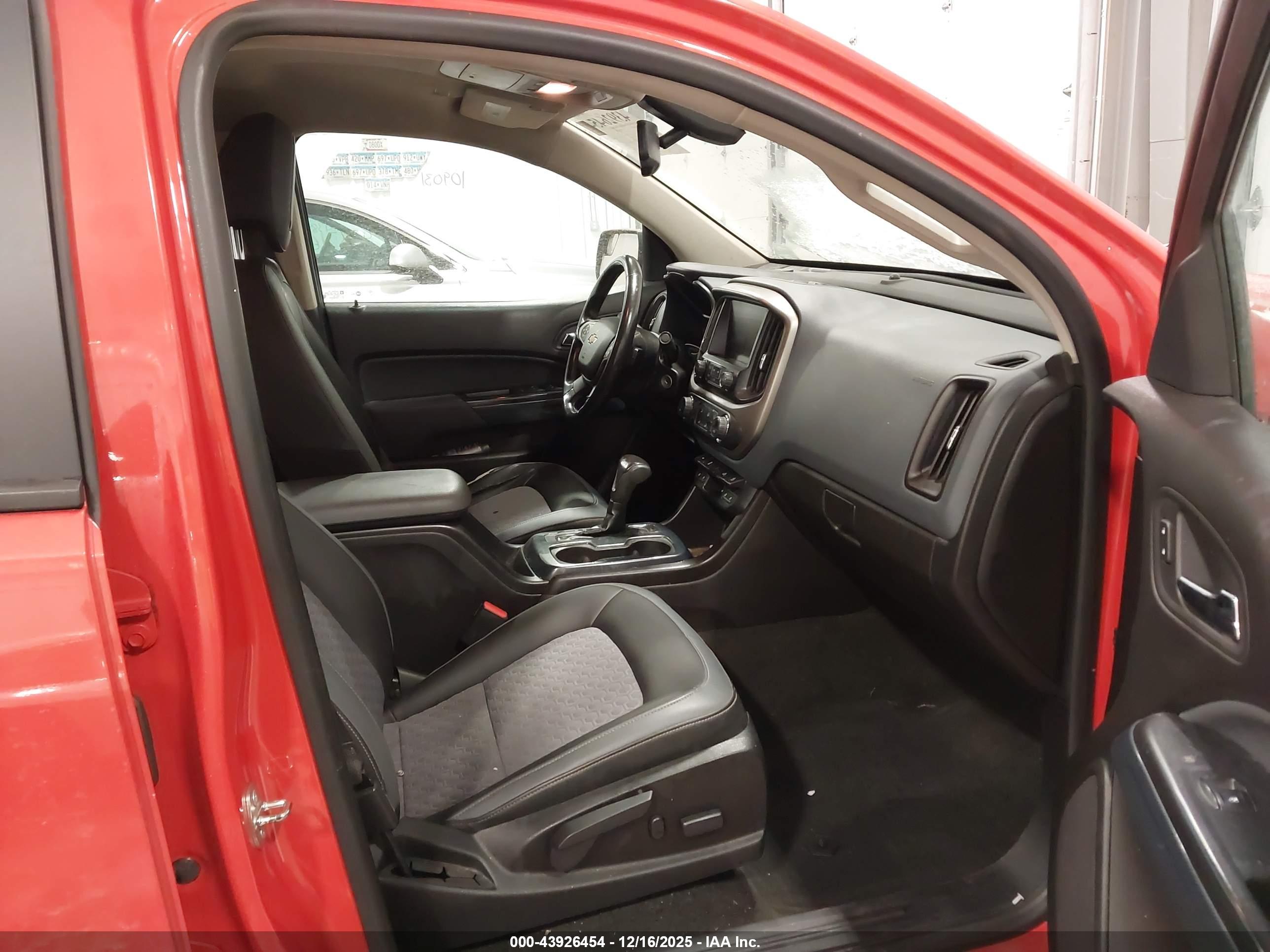 CHEVROLET COLORADO image 5