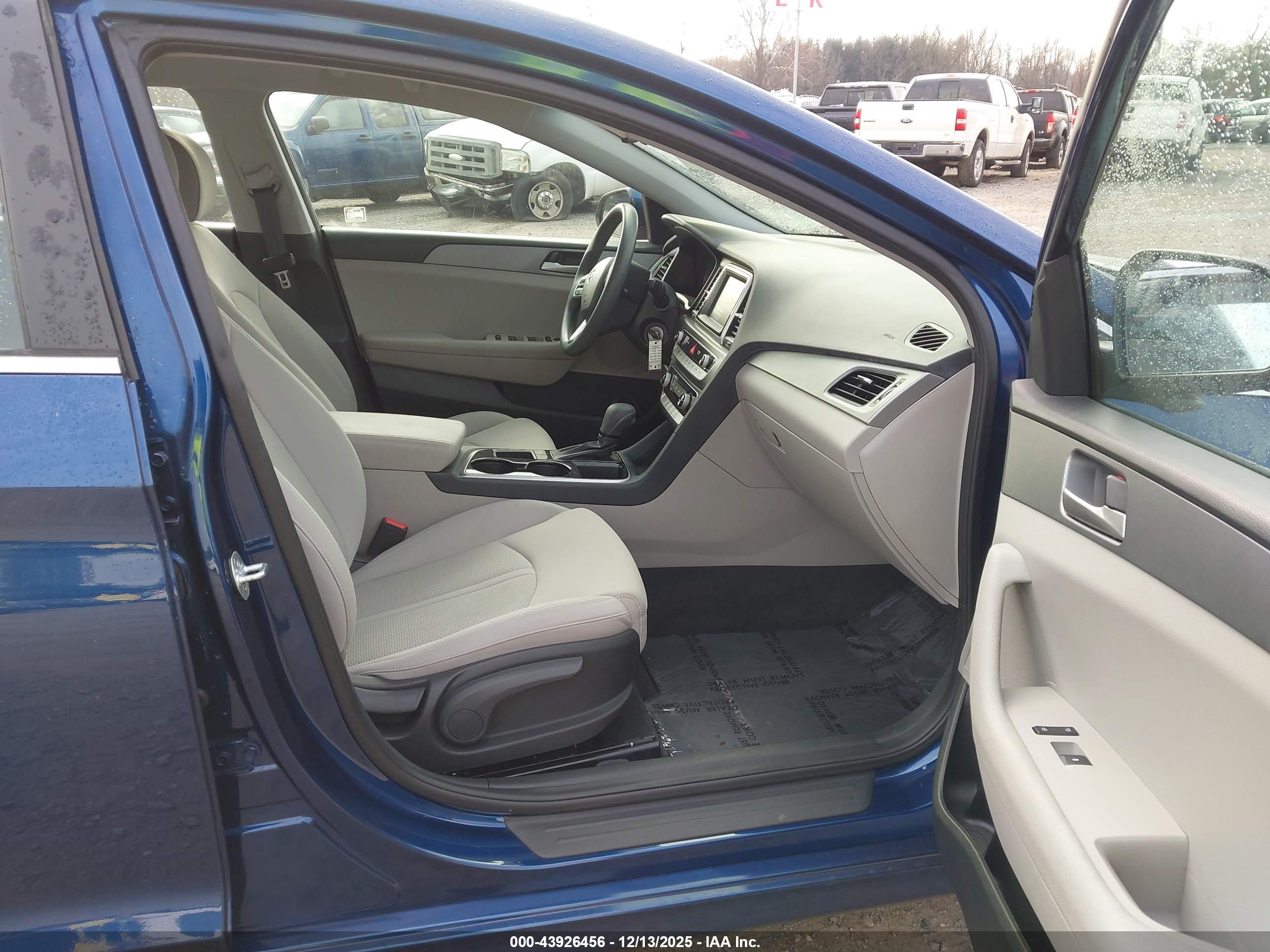 HYUNDAI SONATA image 5