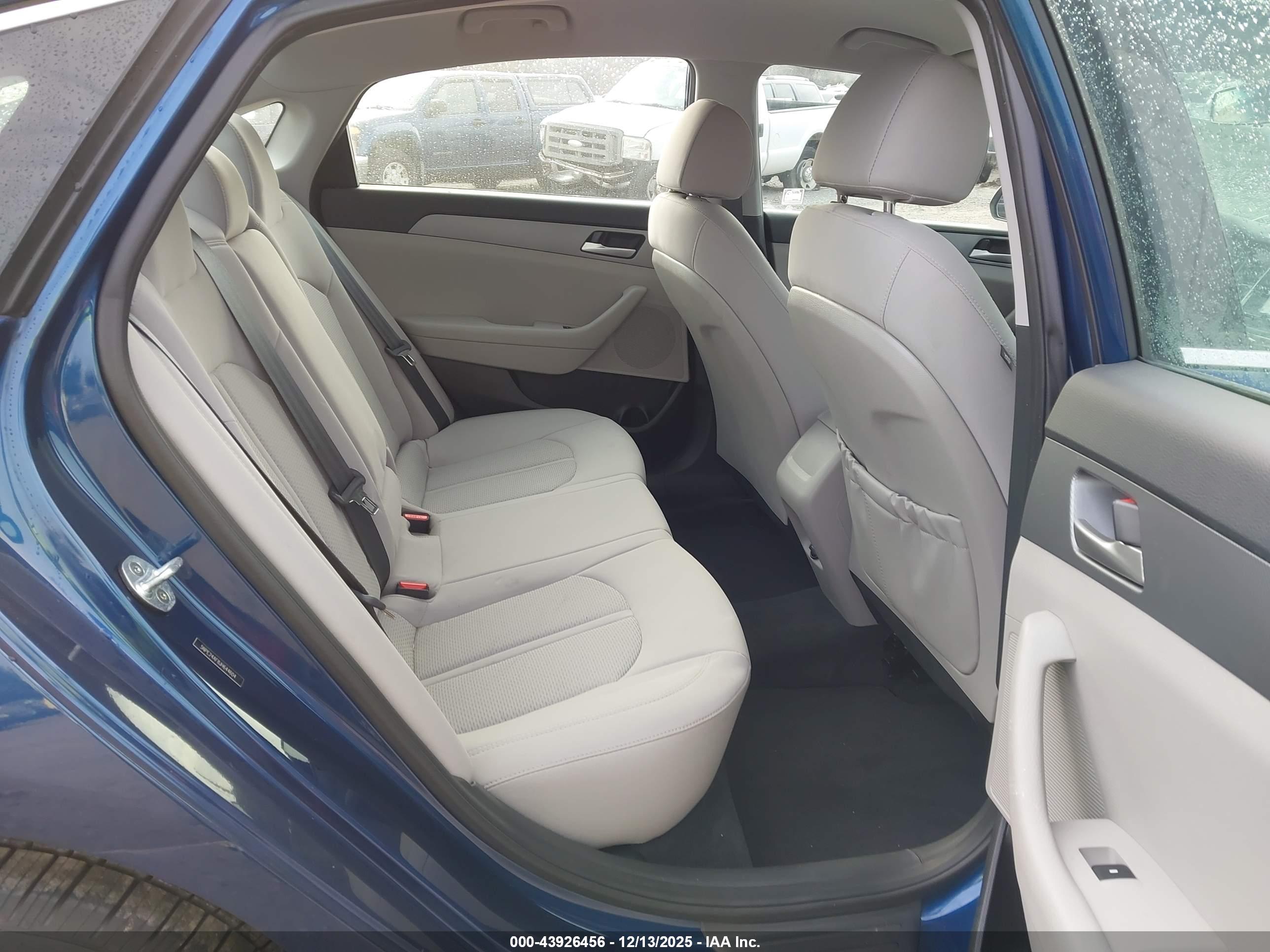 HYUNDAI SONATA image 8