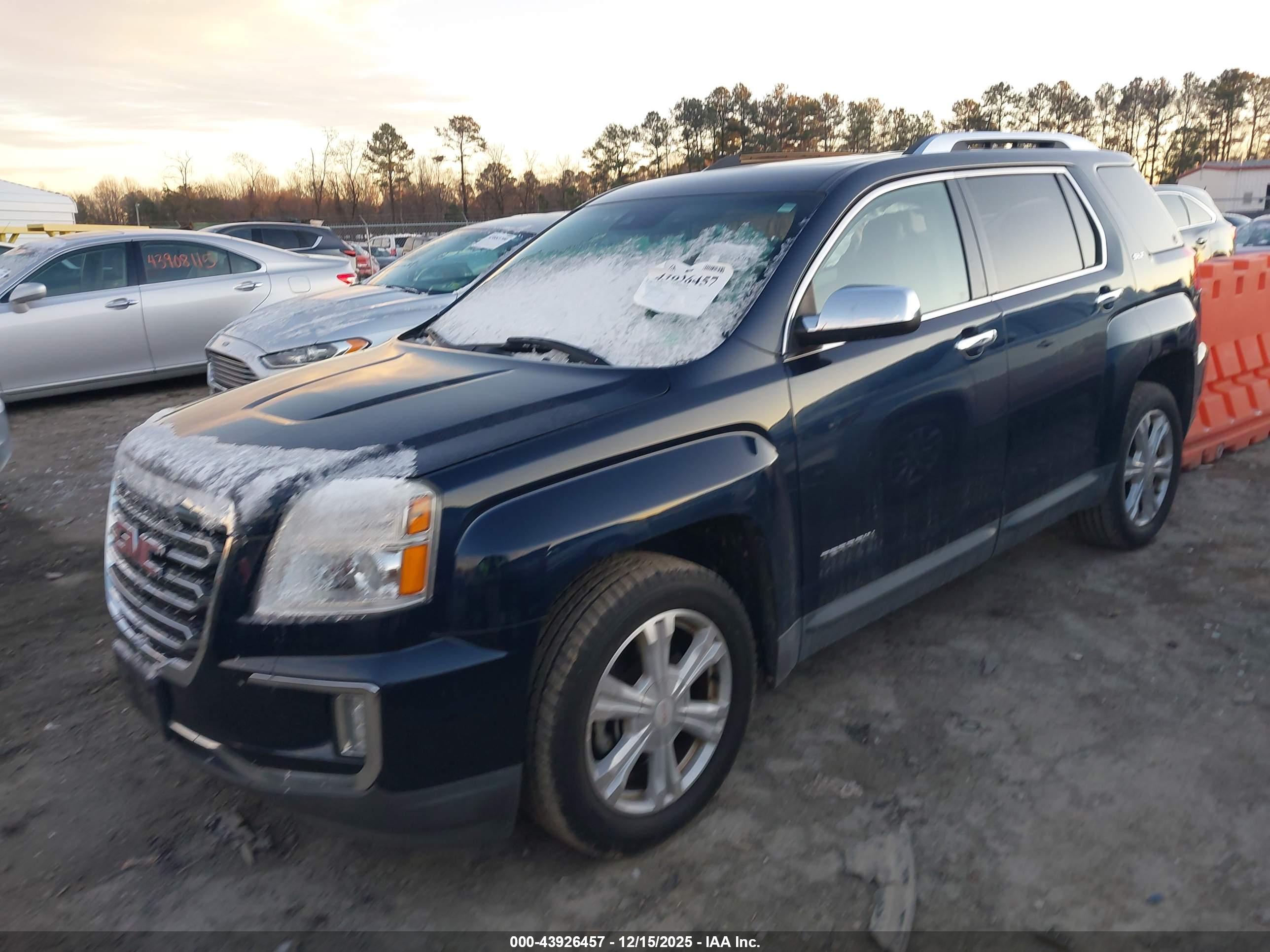 GMC TERRAIN image 2