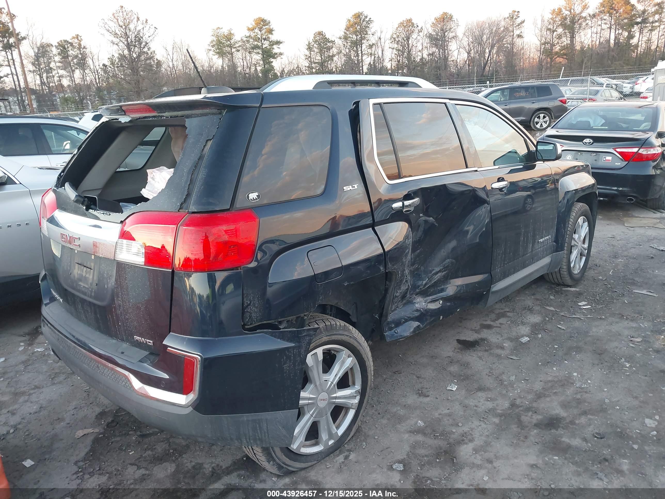 GMC TERRAIN image 4