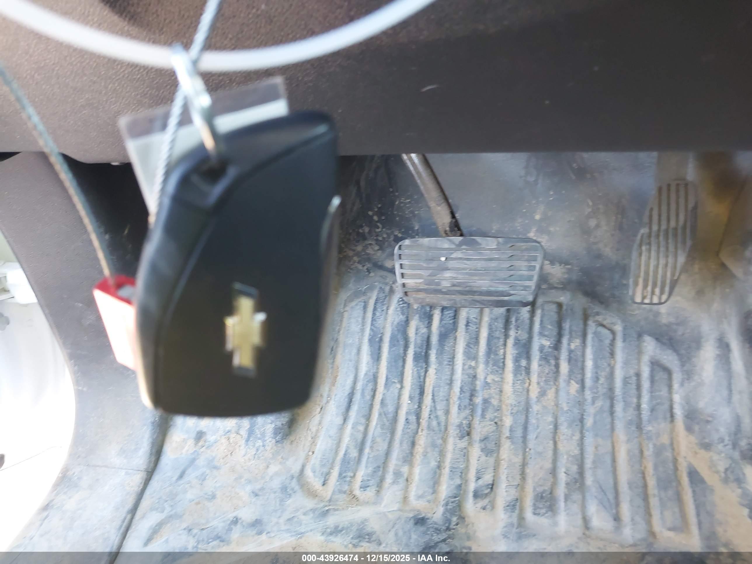 CHEVROLET SILVERADO image 11