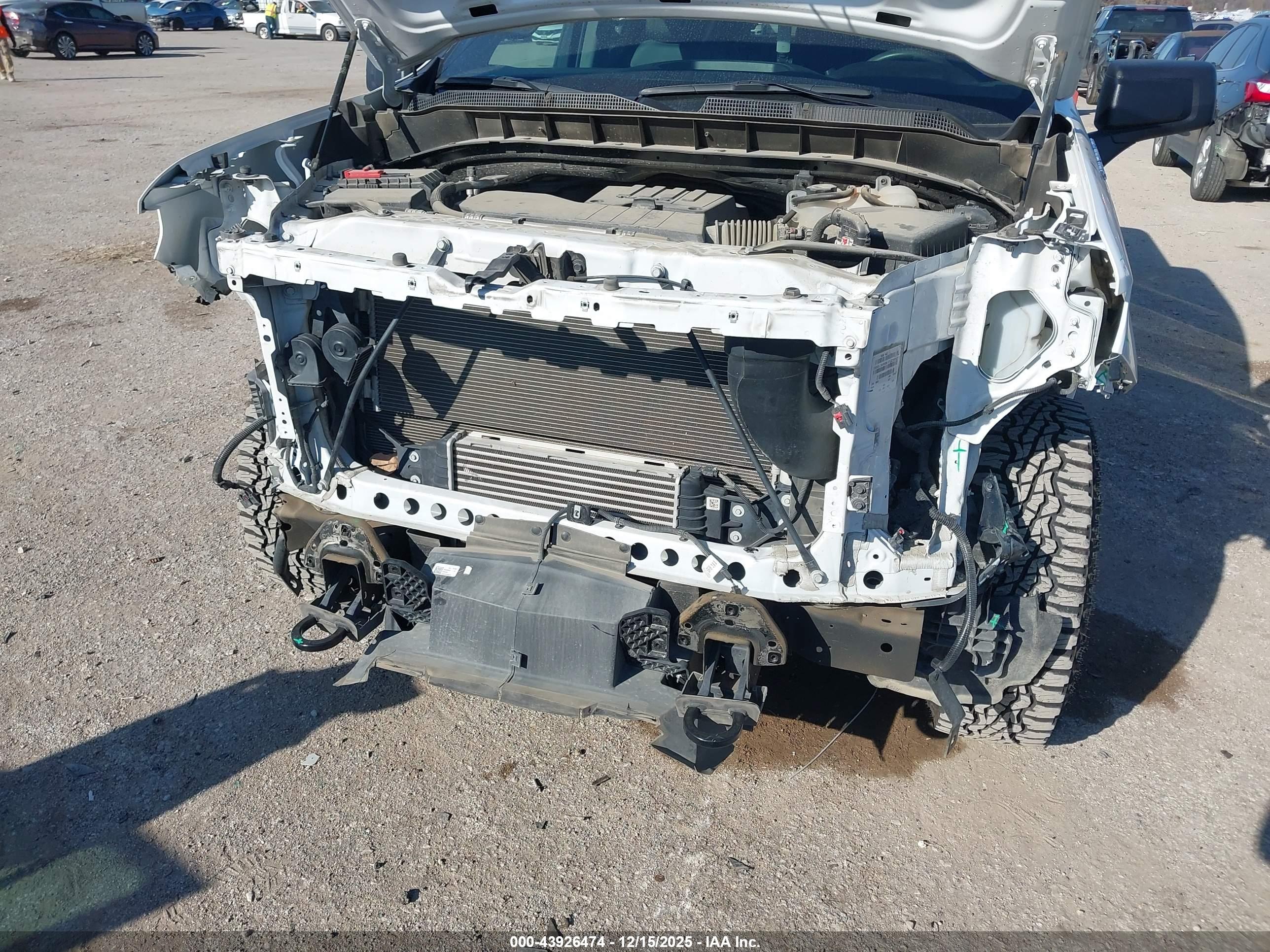 CHEVROLET SILVERADO image 6