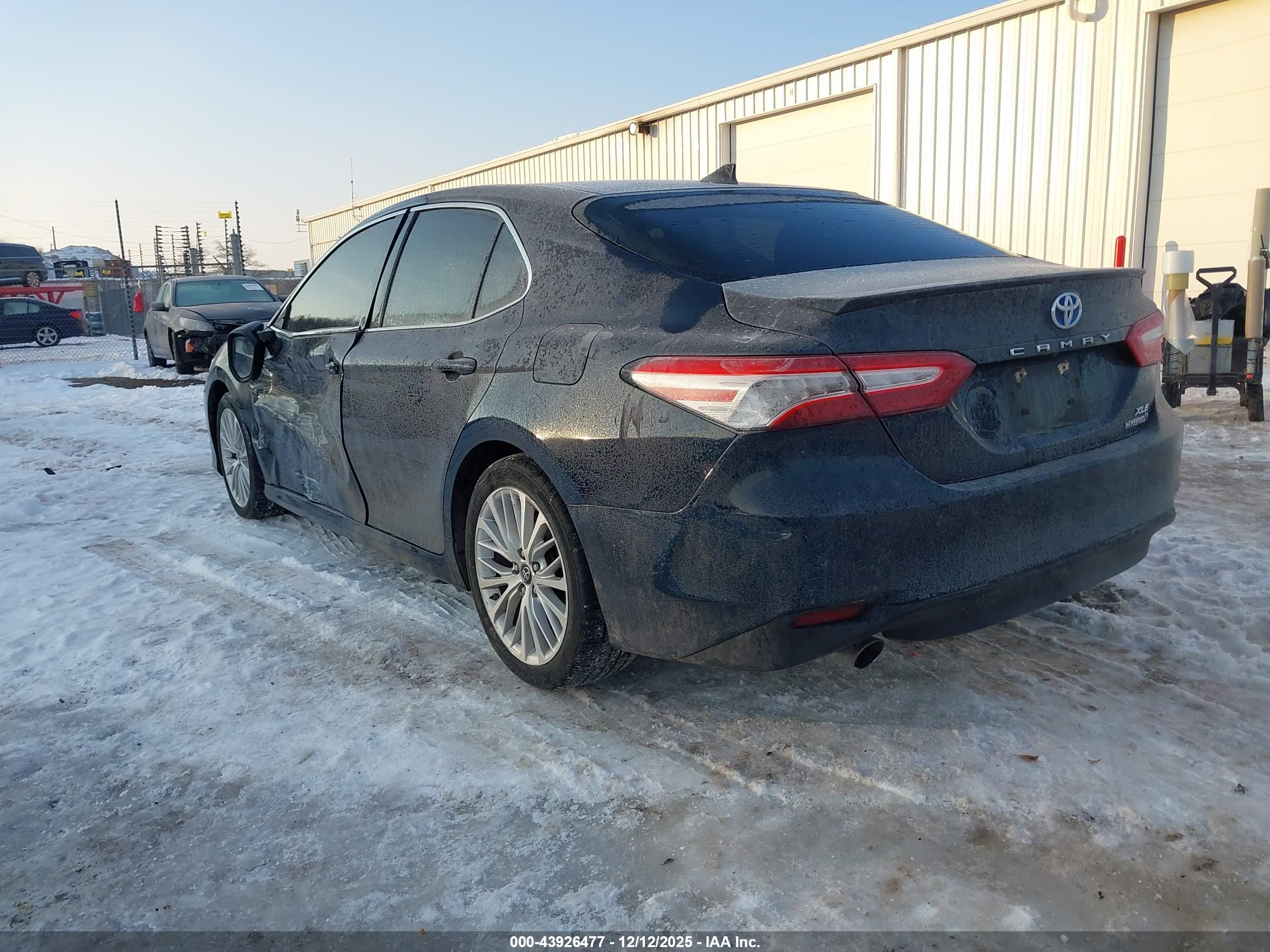 TOYOTA CAMRY image 3