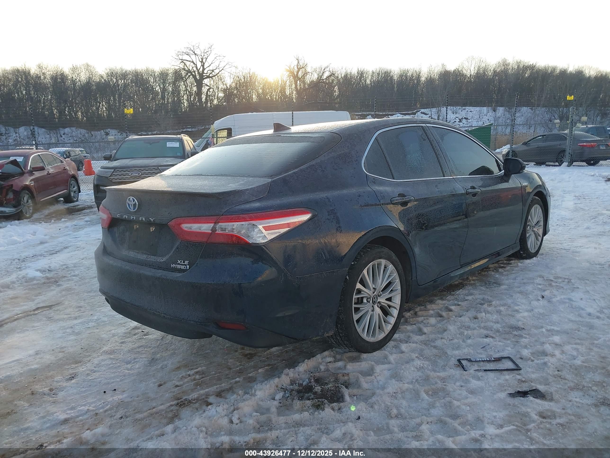 TOYOTA CAMRY image 4