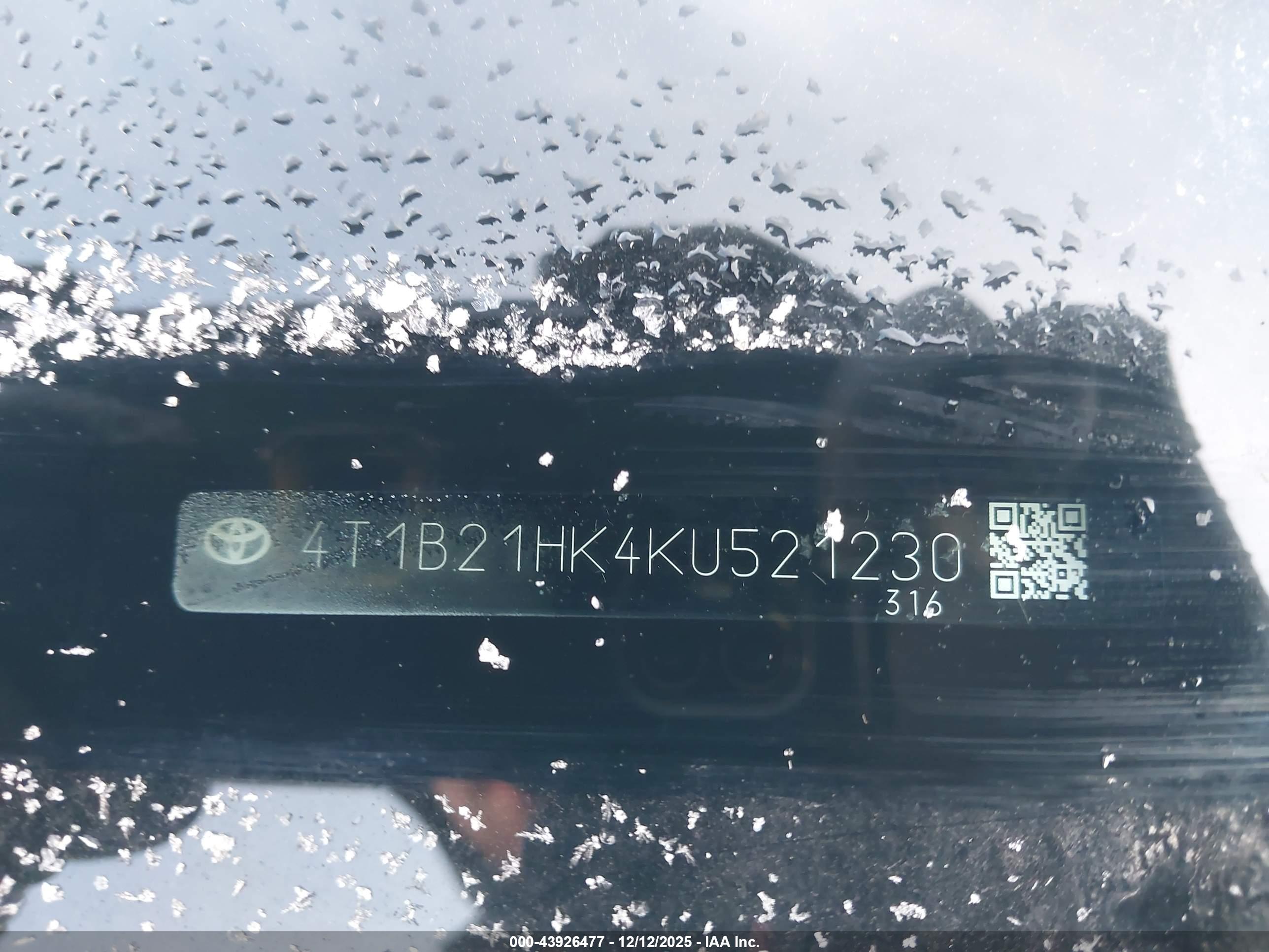 TOYOTA CAMRY image 9