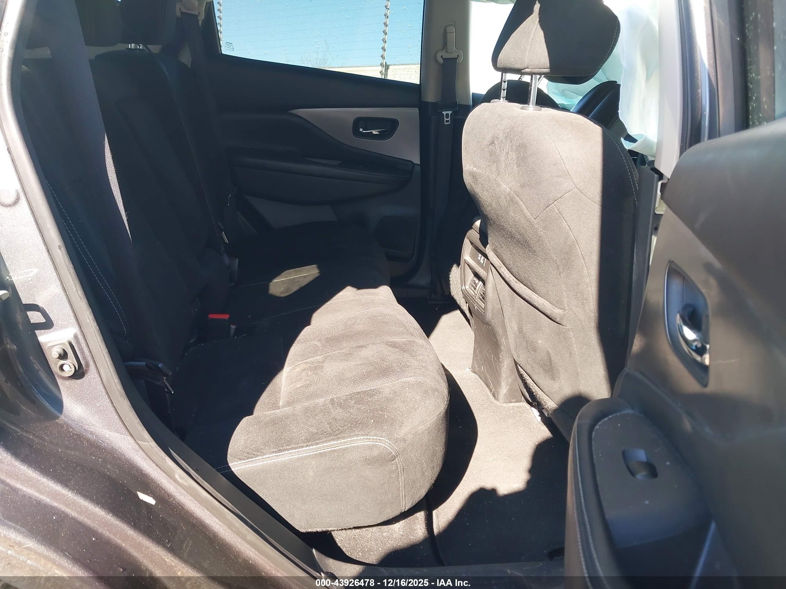 NISSAN MURANO image 8