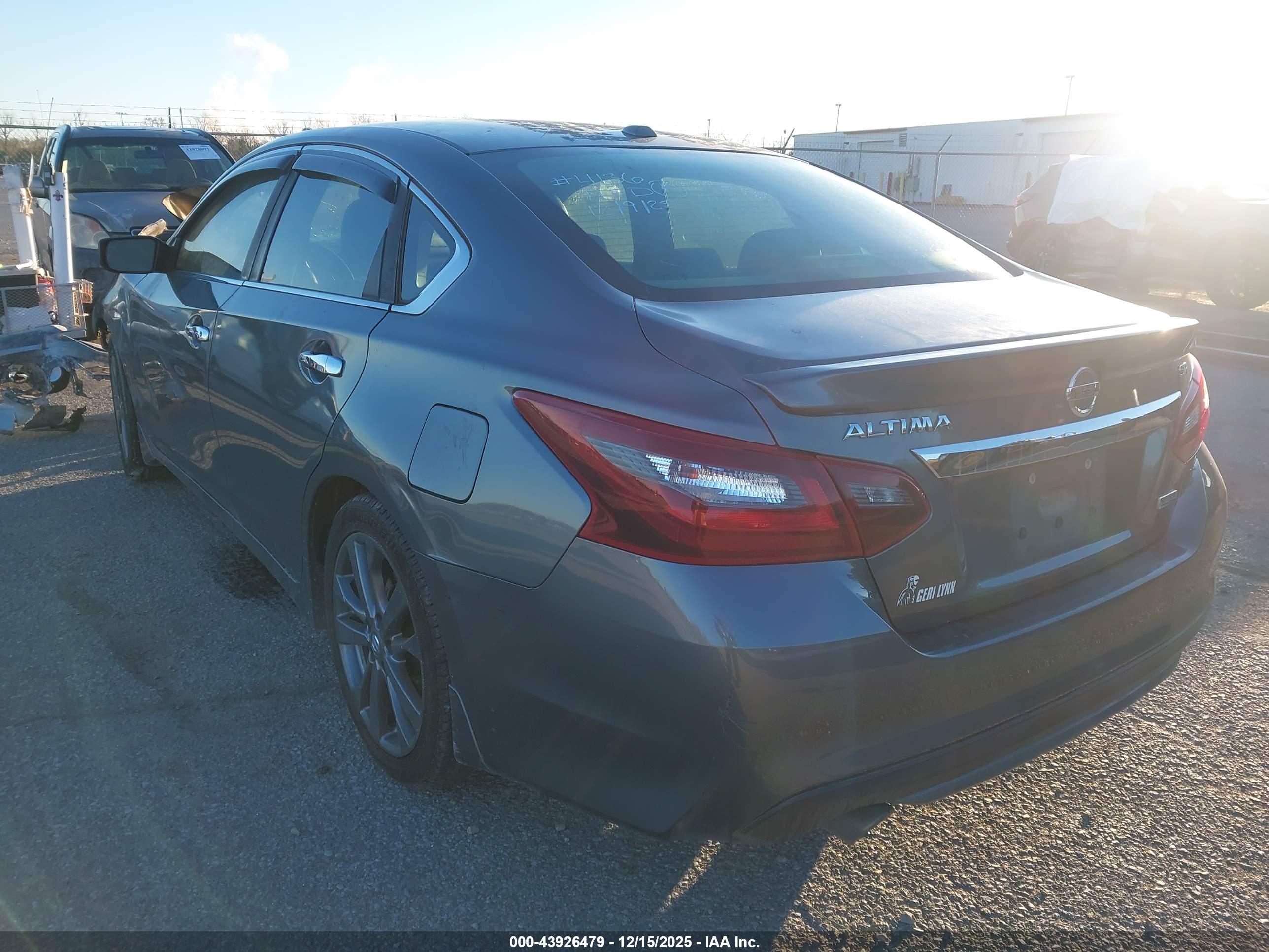 NISSAN ALTIMA image 3