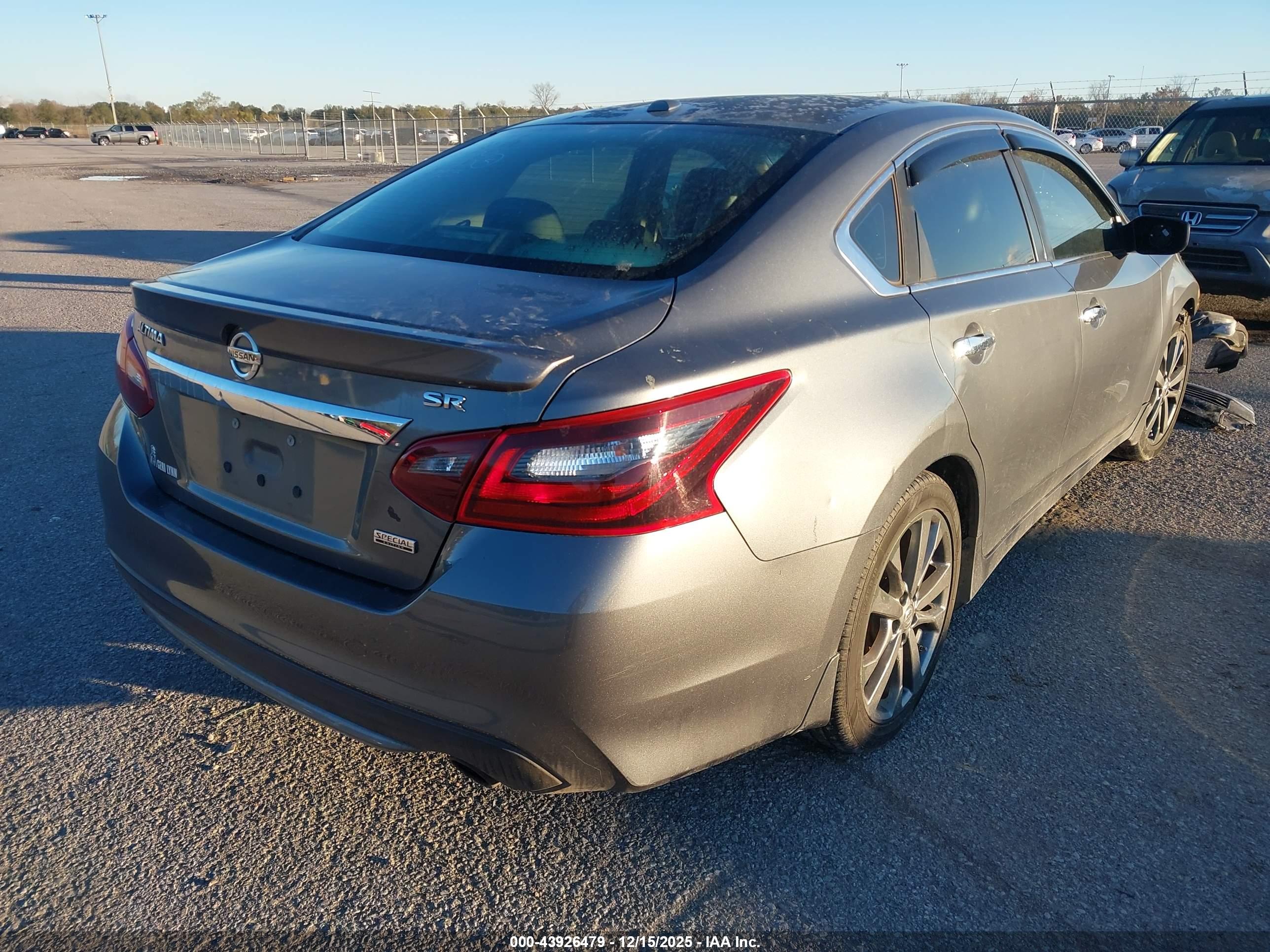 NISSAN ALTIMA image 4