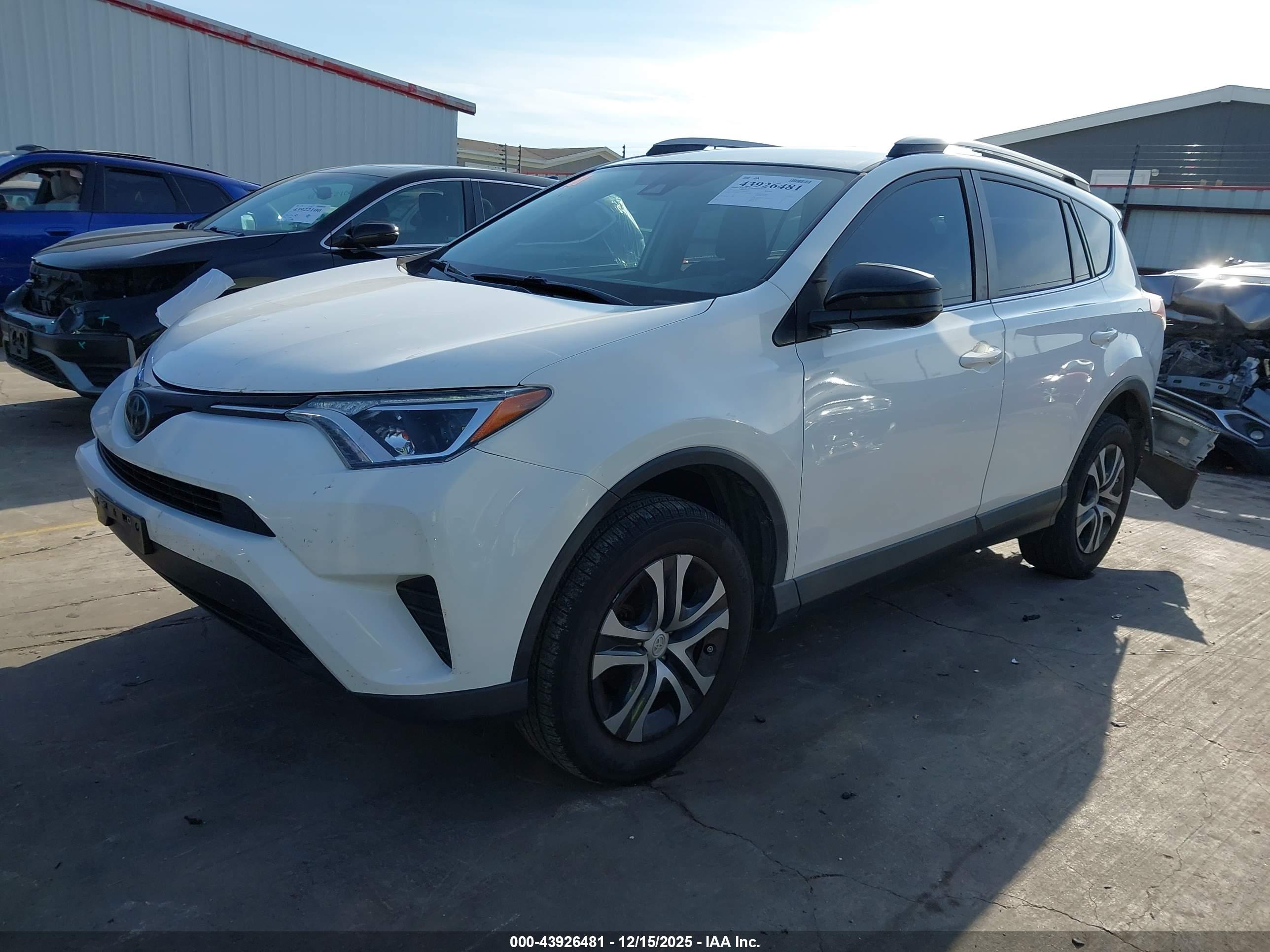 TOYOTA RAV4 image 2