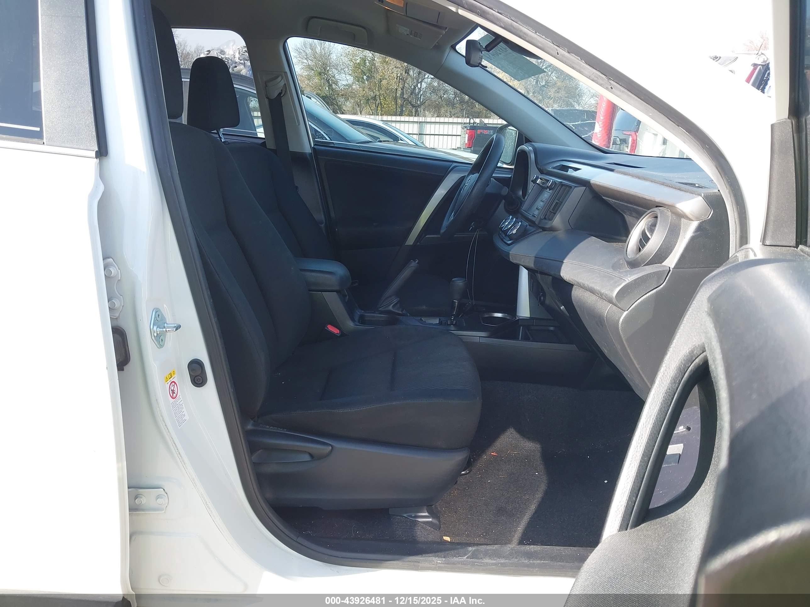 TOYOTA RAV4 image 5