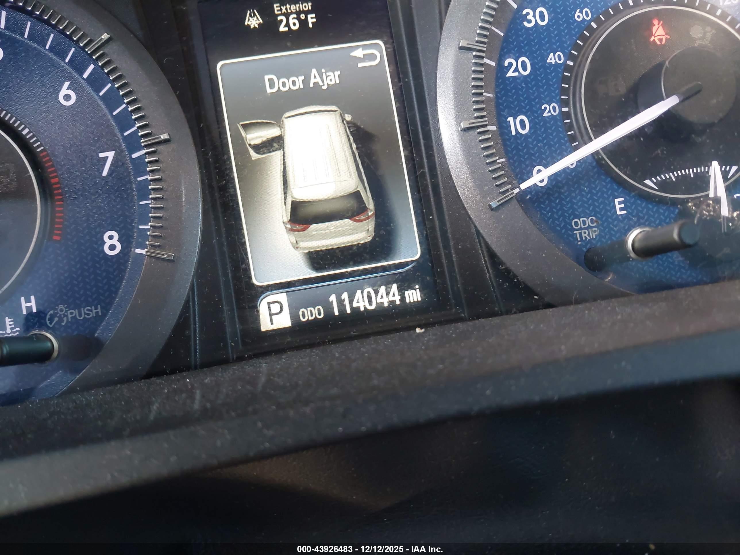 TOYOTA SIENNA image 7