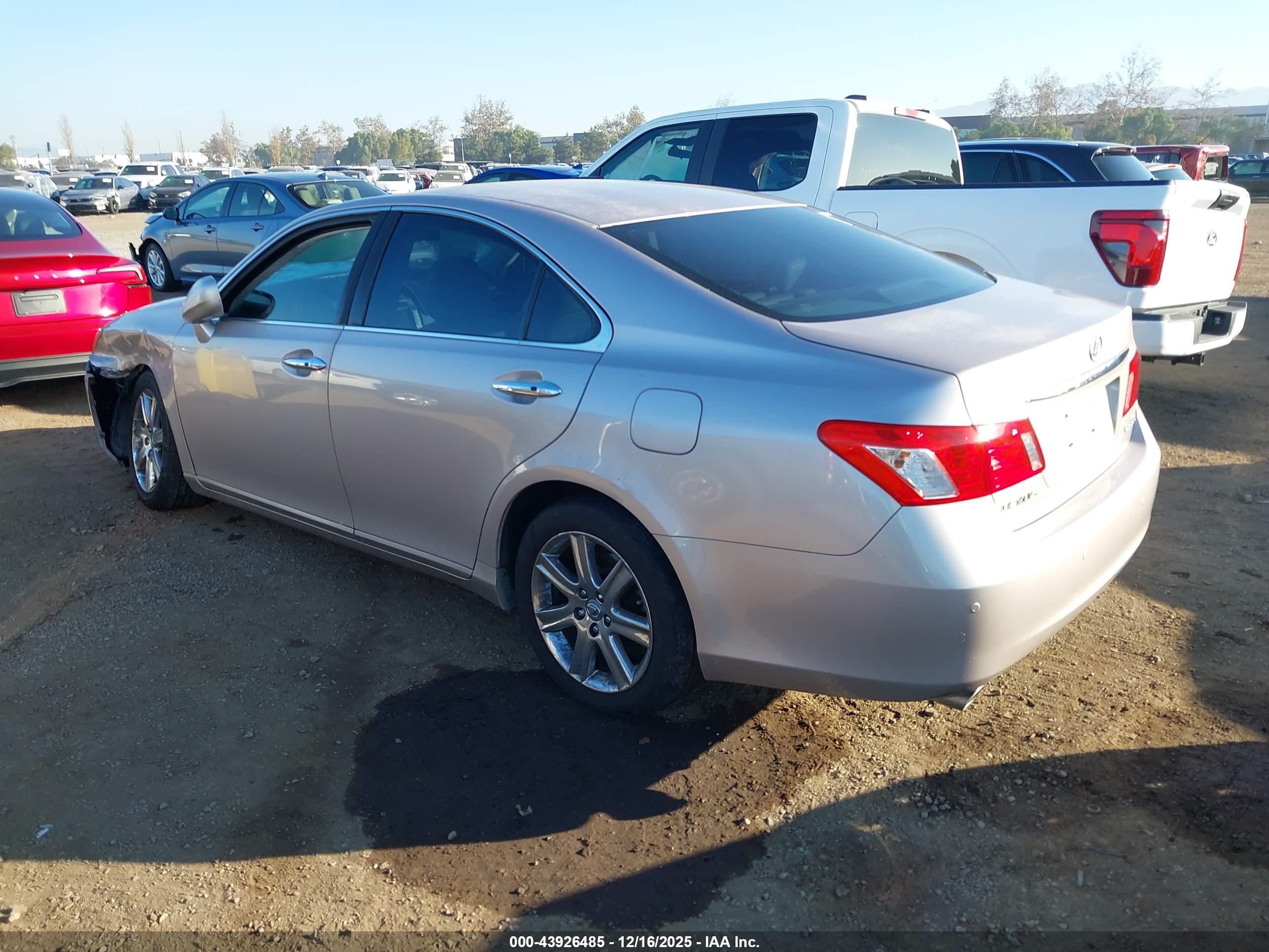 LEXUS ES image 3